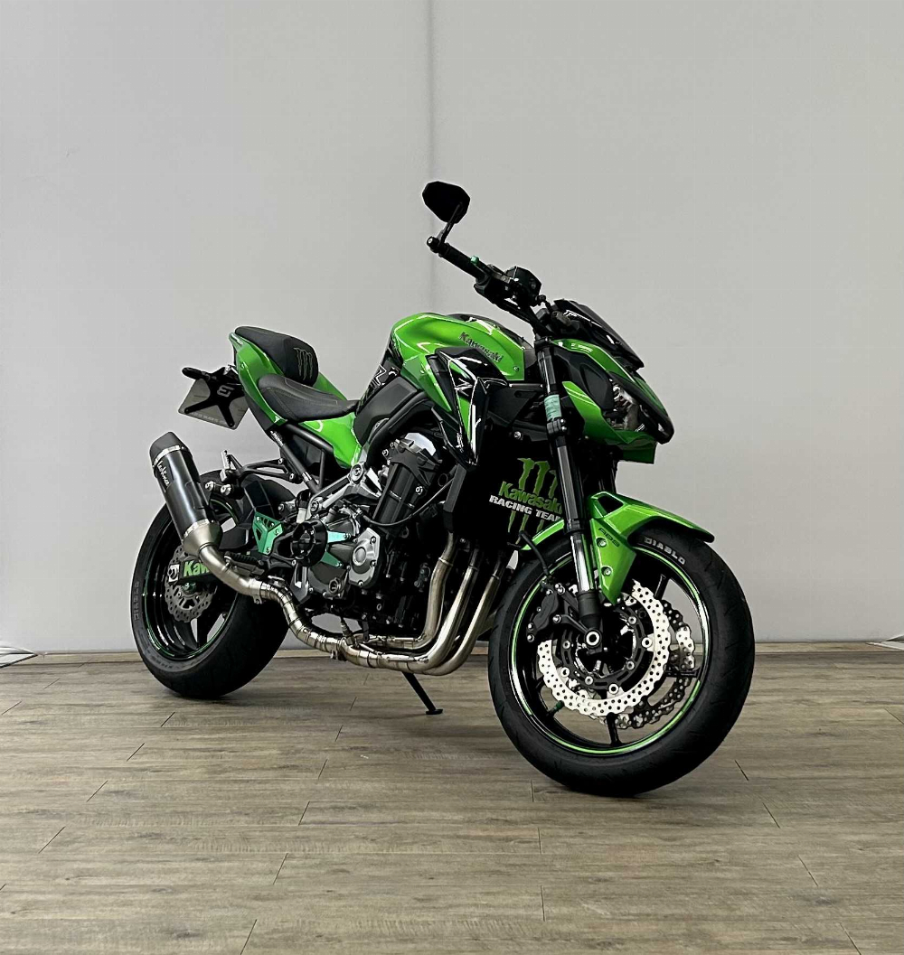 Kawasaki Z 900 Performance 2018 vue 3/4 droite