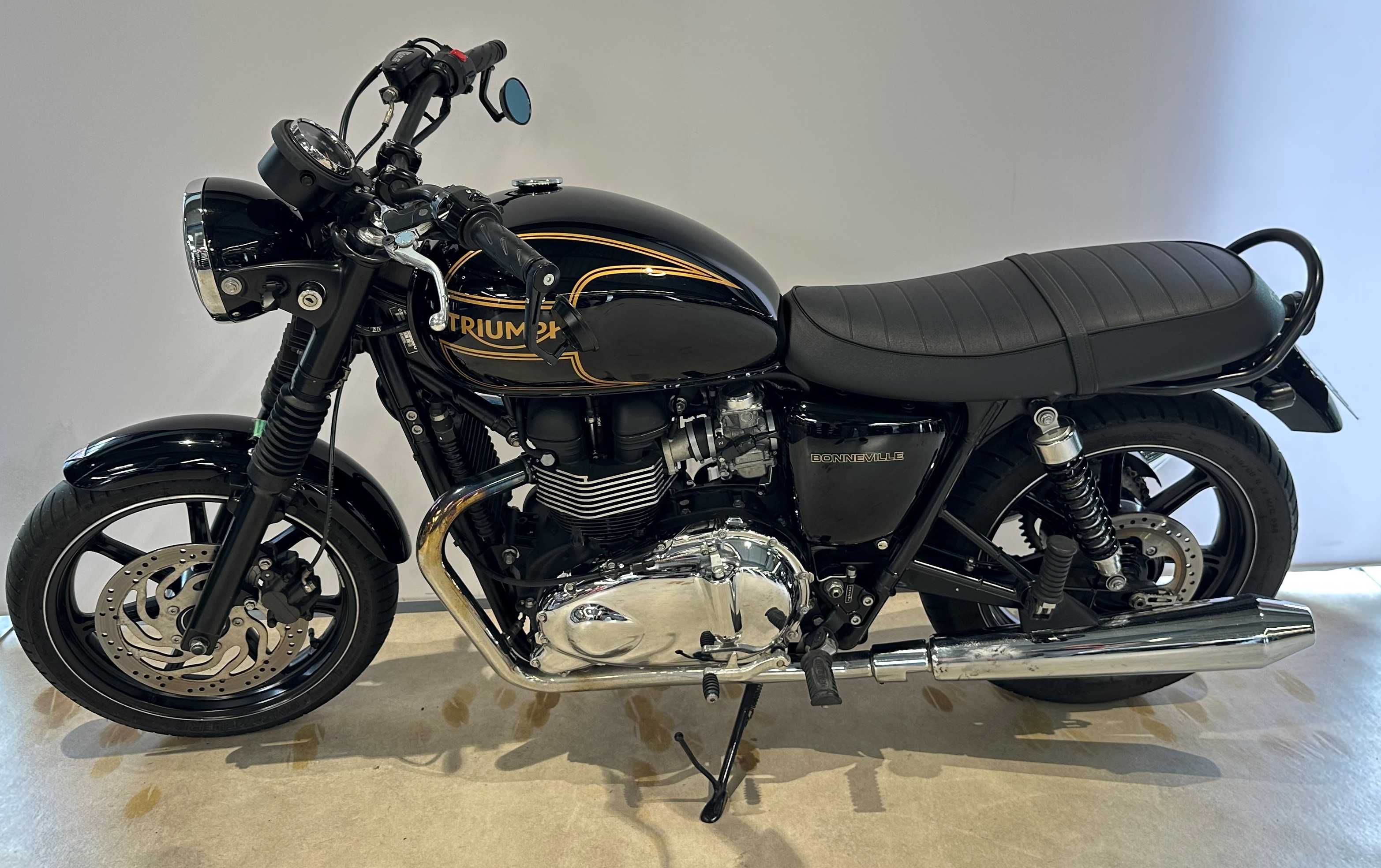 Triumph 865 Bonneville T100 Black 2016 HD vue gauche