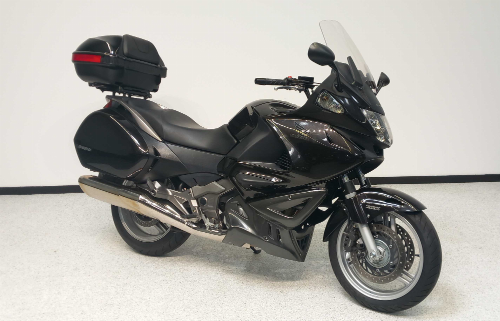 Honda NT 700 V Deauville ABS 2008 vue 3/4 droite