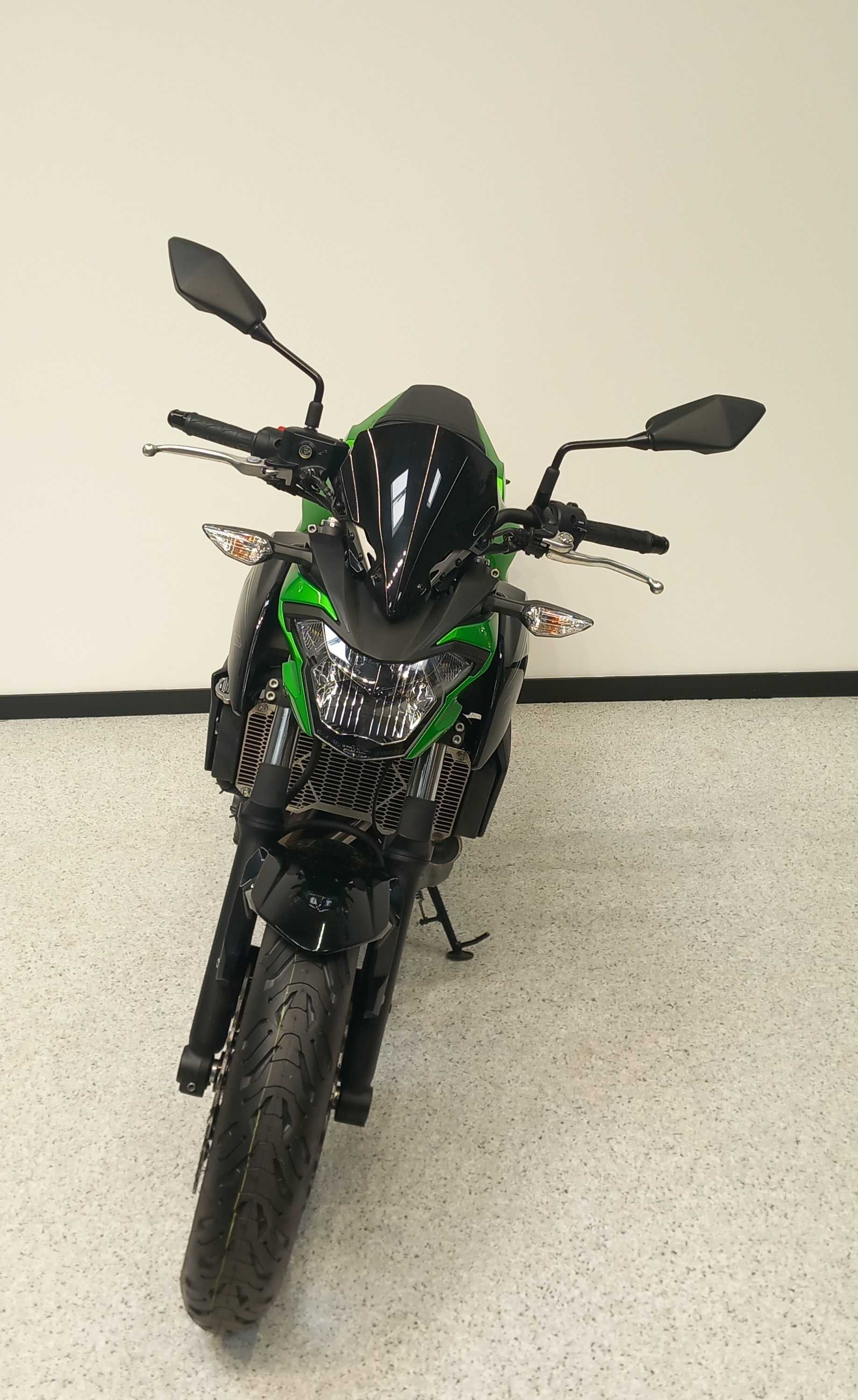 Kawasaki Z 650 2017 HD vue avant