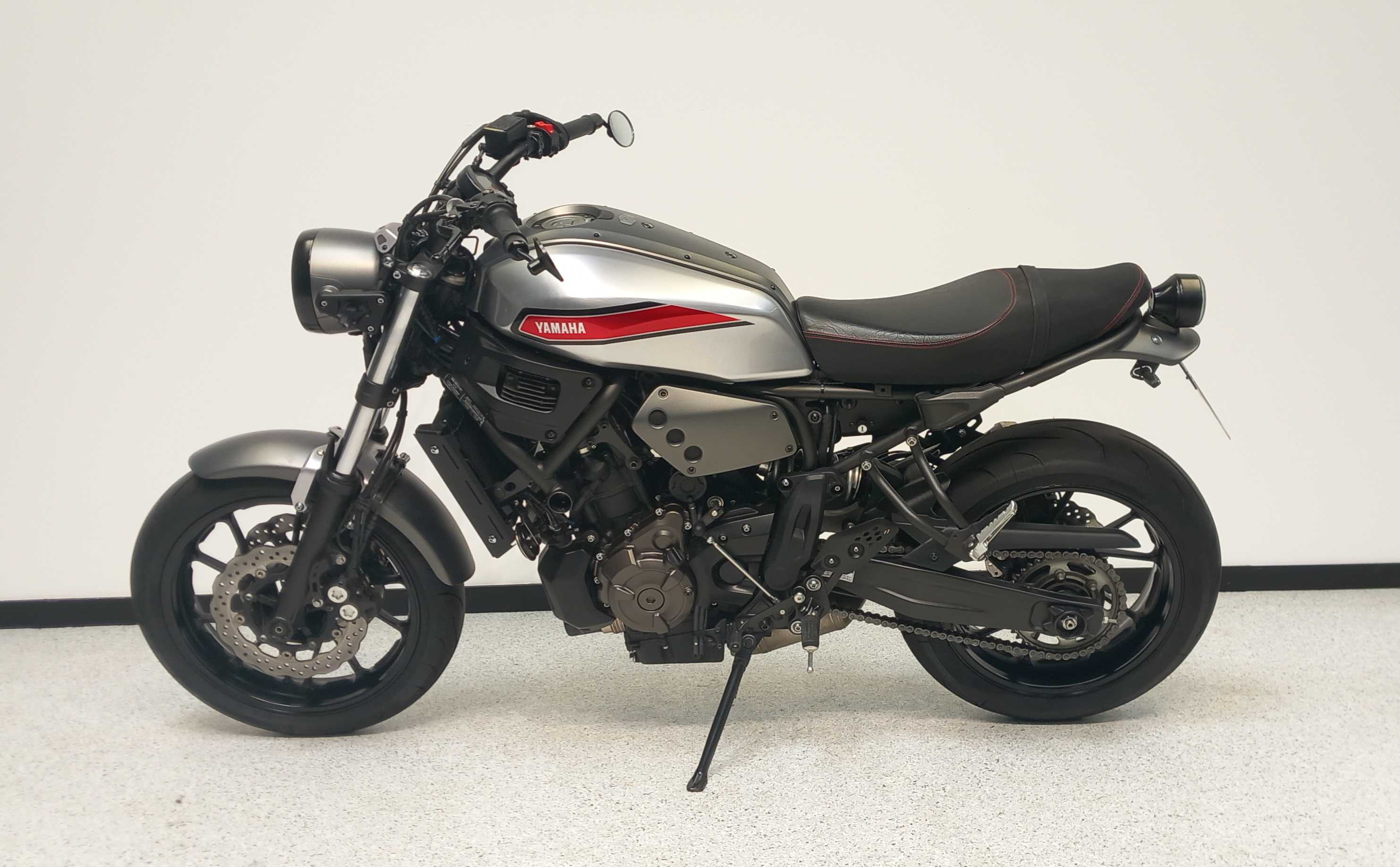 Yamaha XSR 700 2019 HD vue gauche