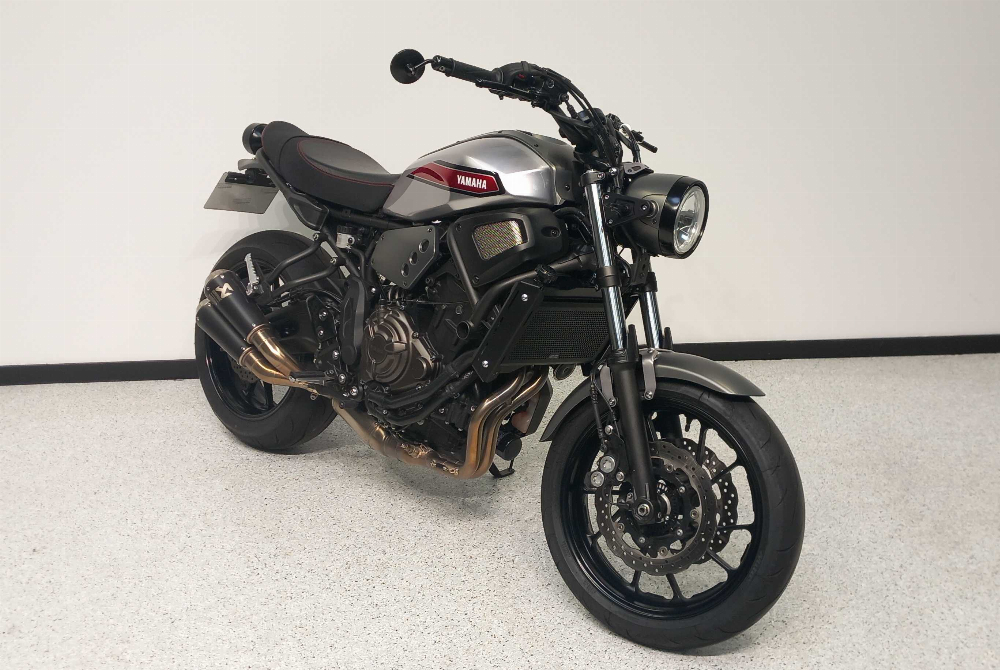 Yamaha XSR 700 2019 vue 3/4 droite