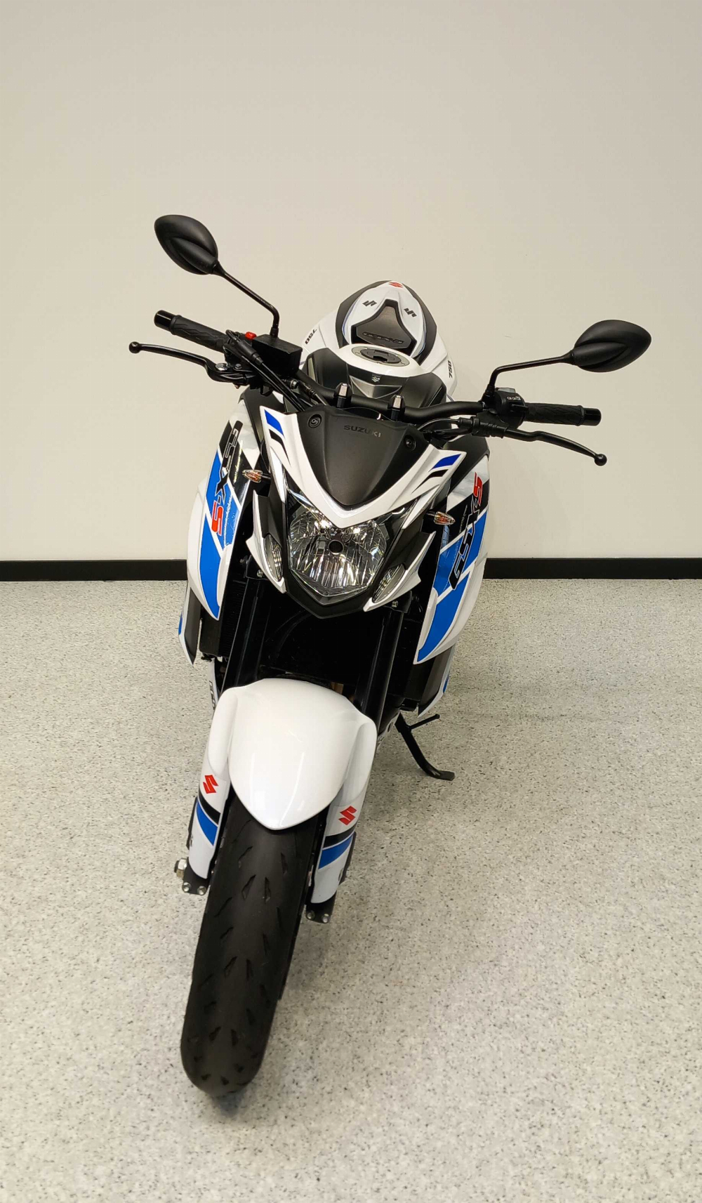 Suzuki GSX-S 750 Edition Moto GP 2019 vue avant