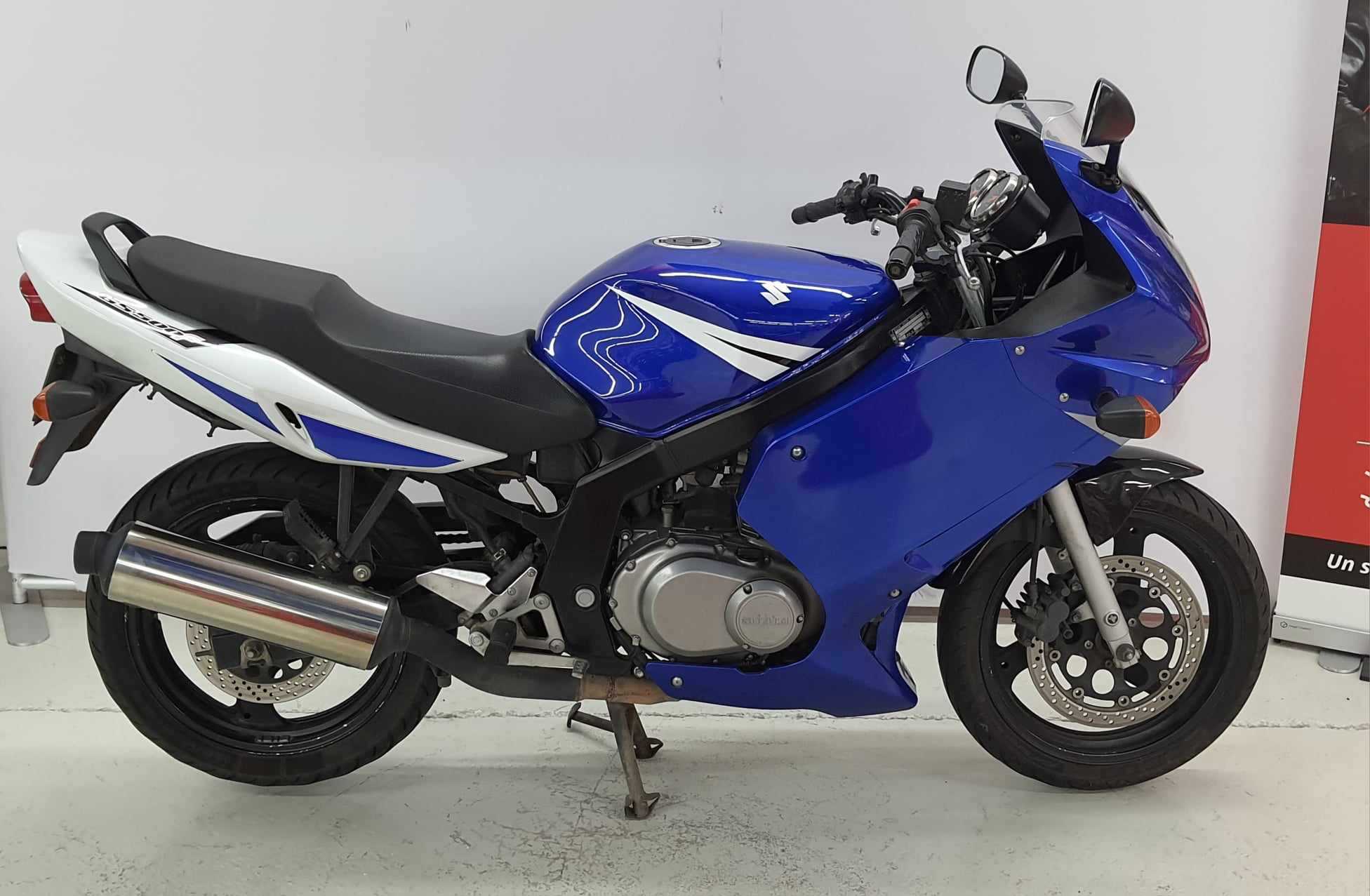 Suzuki GS 500 F 2005 HD vue gauche