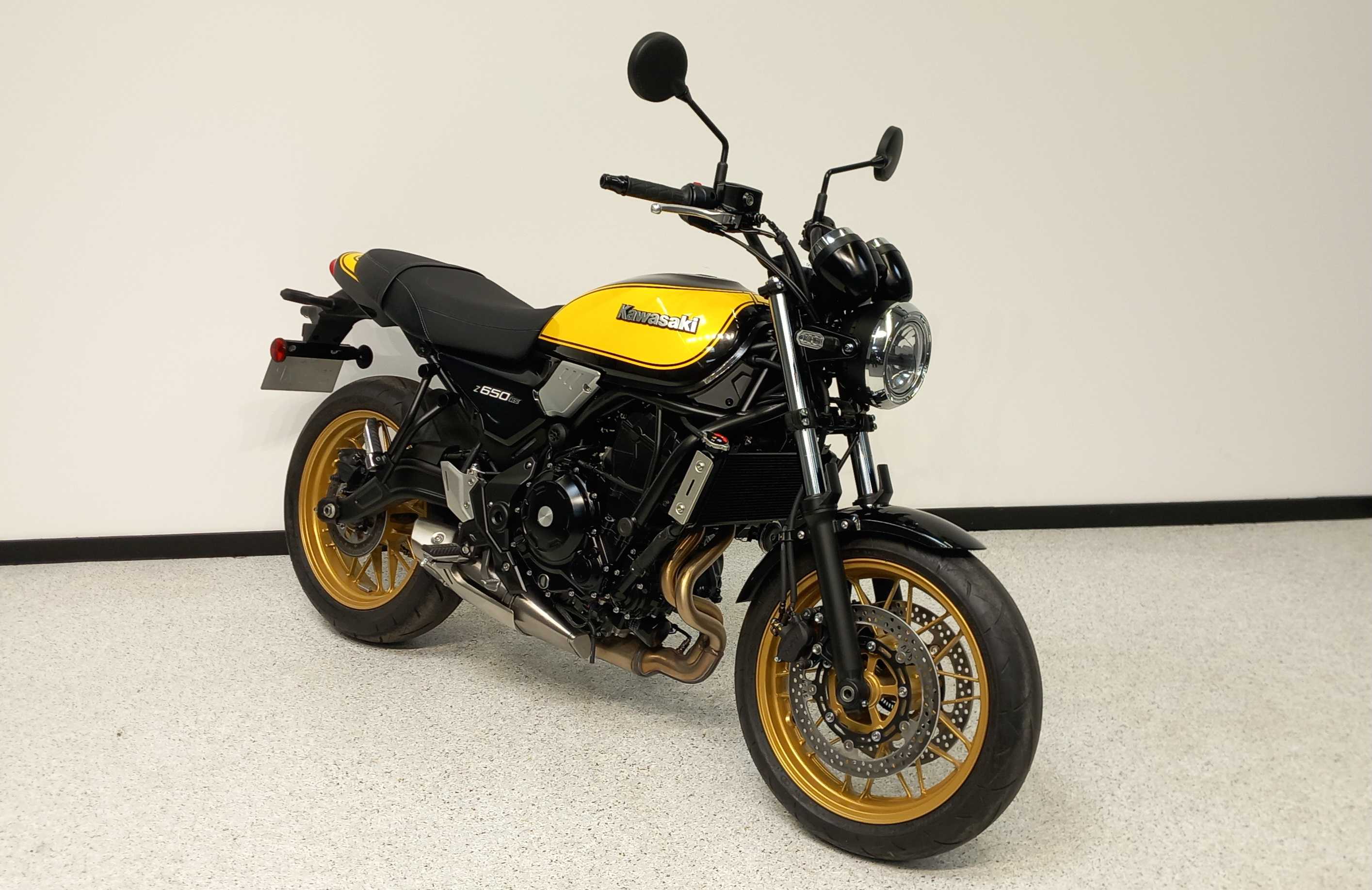 Kawasaki Z 650 RS 2022 HD vue 3/4 droite