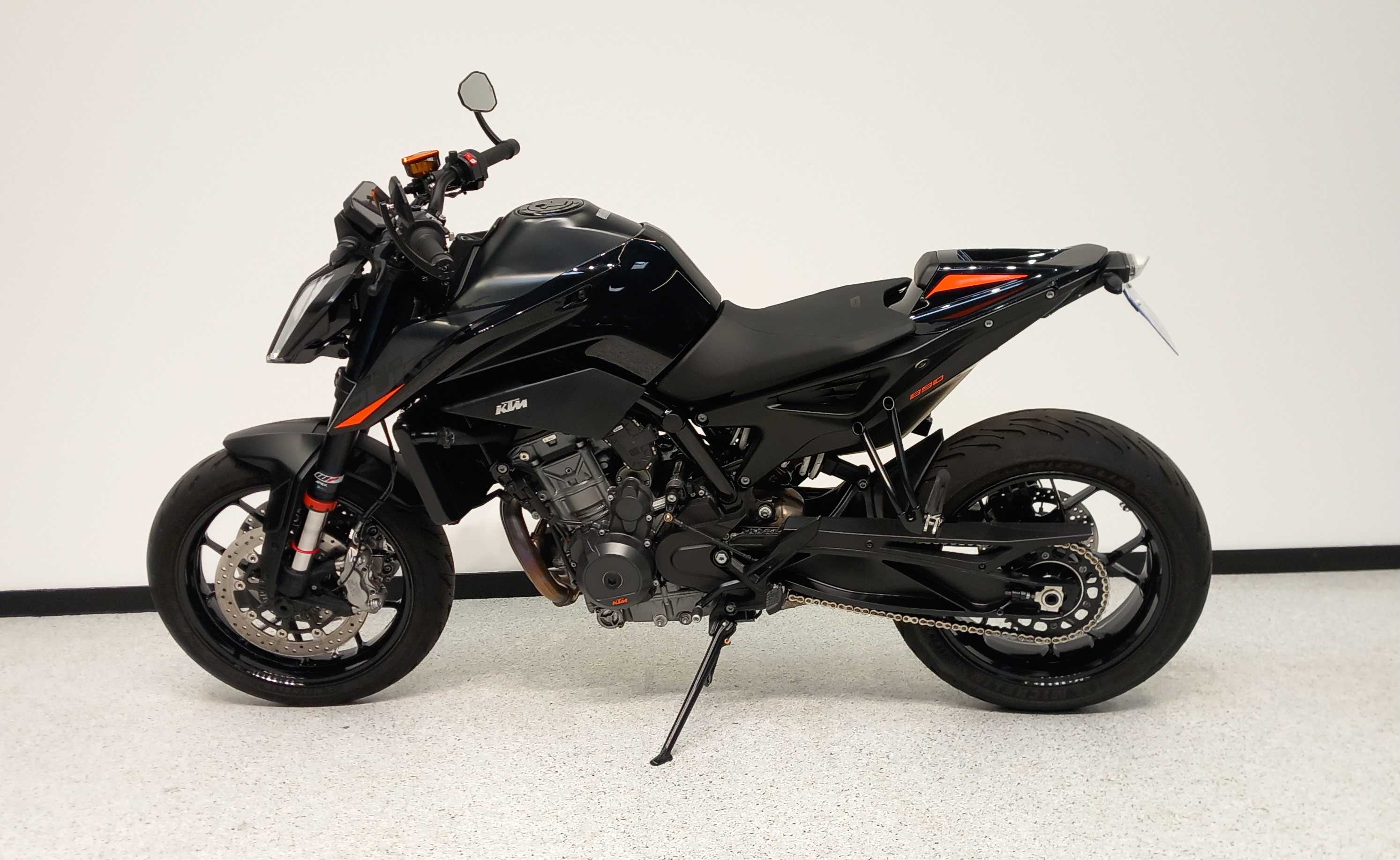 KTM 890 Duke 2021 HD vue gauche