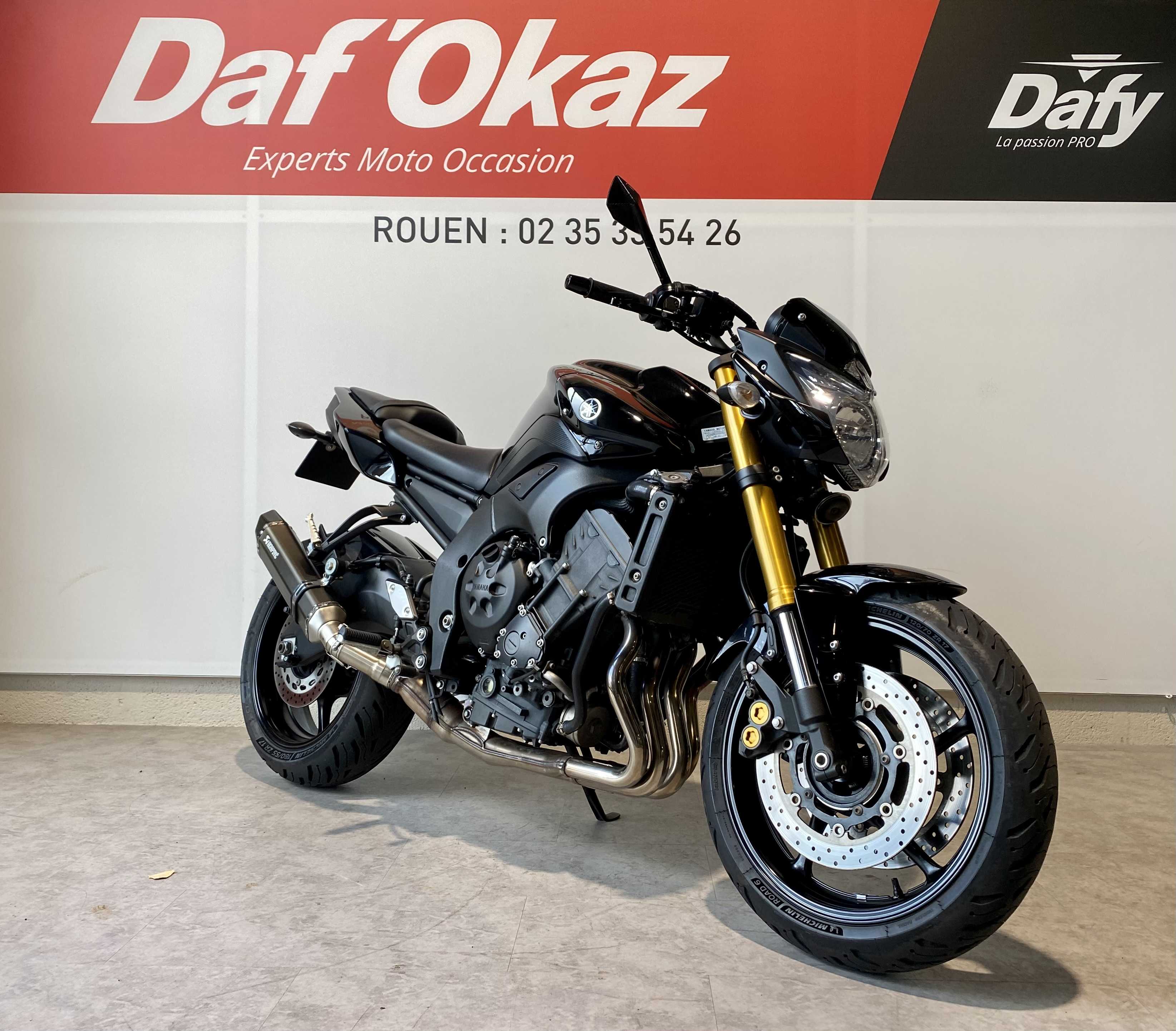 Yamaha FZ8 N 2011 HD vue 3/4 droite