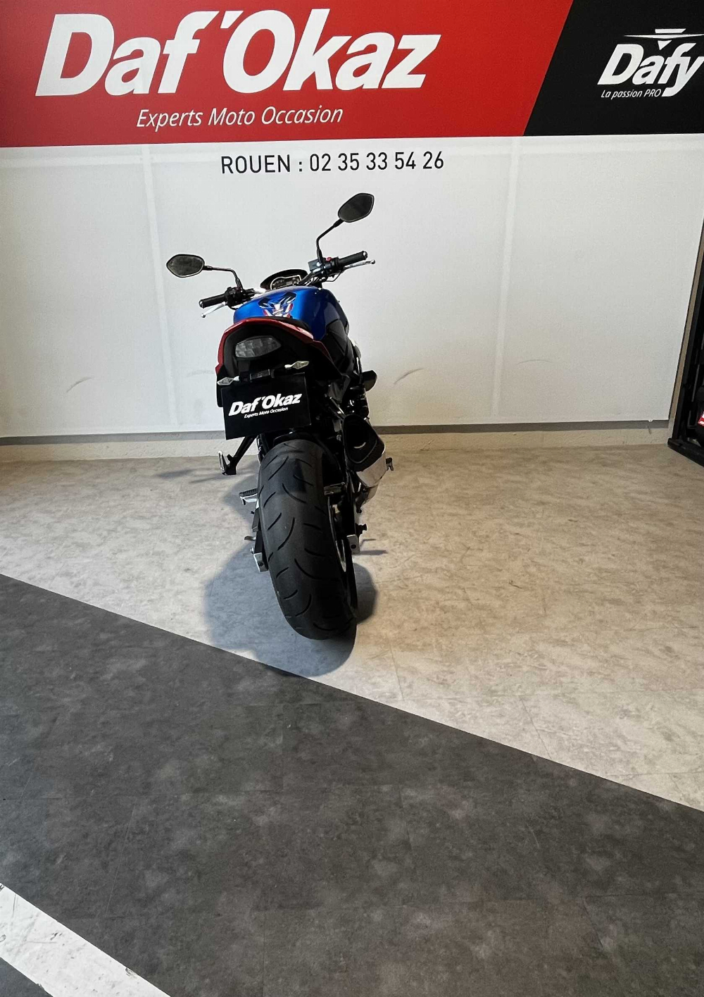 Suzuki GSR 750 2013 vue arrière