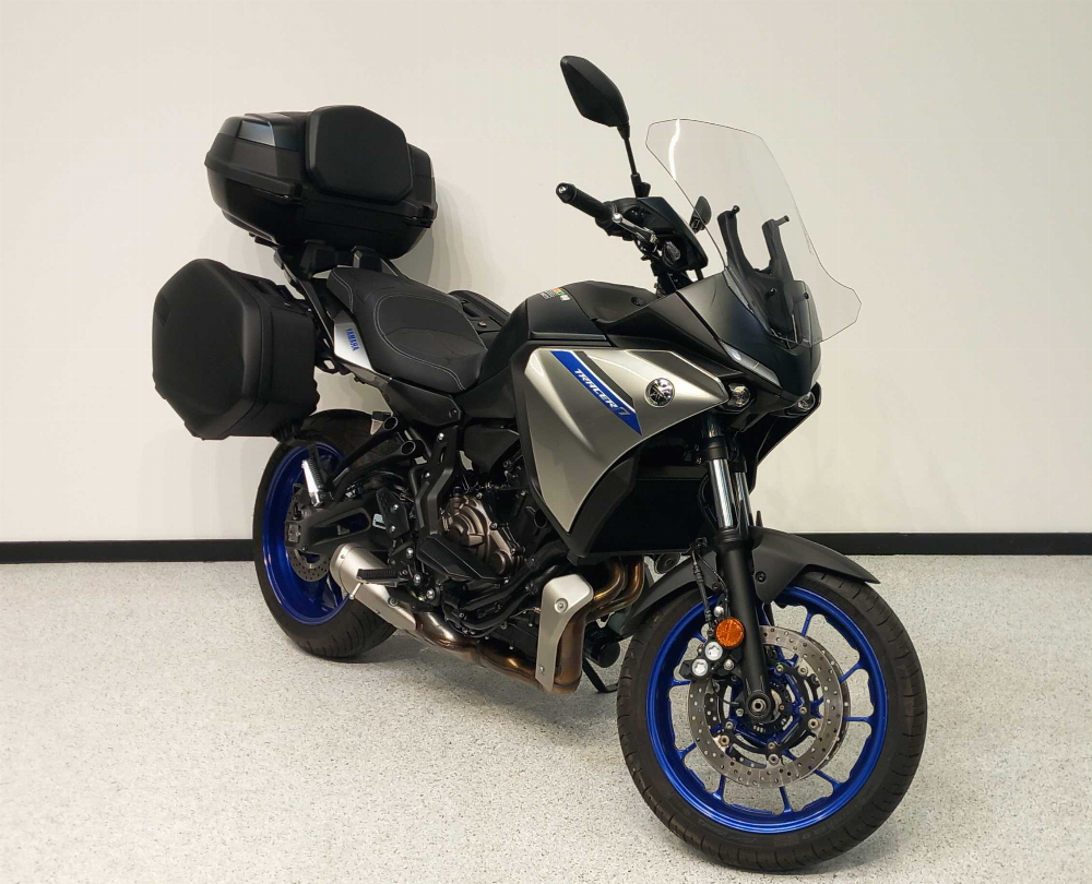 Yamaha MT-07 Tracer (MTT690) 2022 vue 3/4 droite