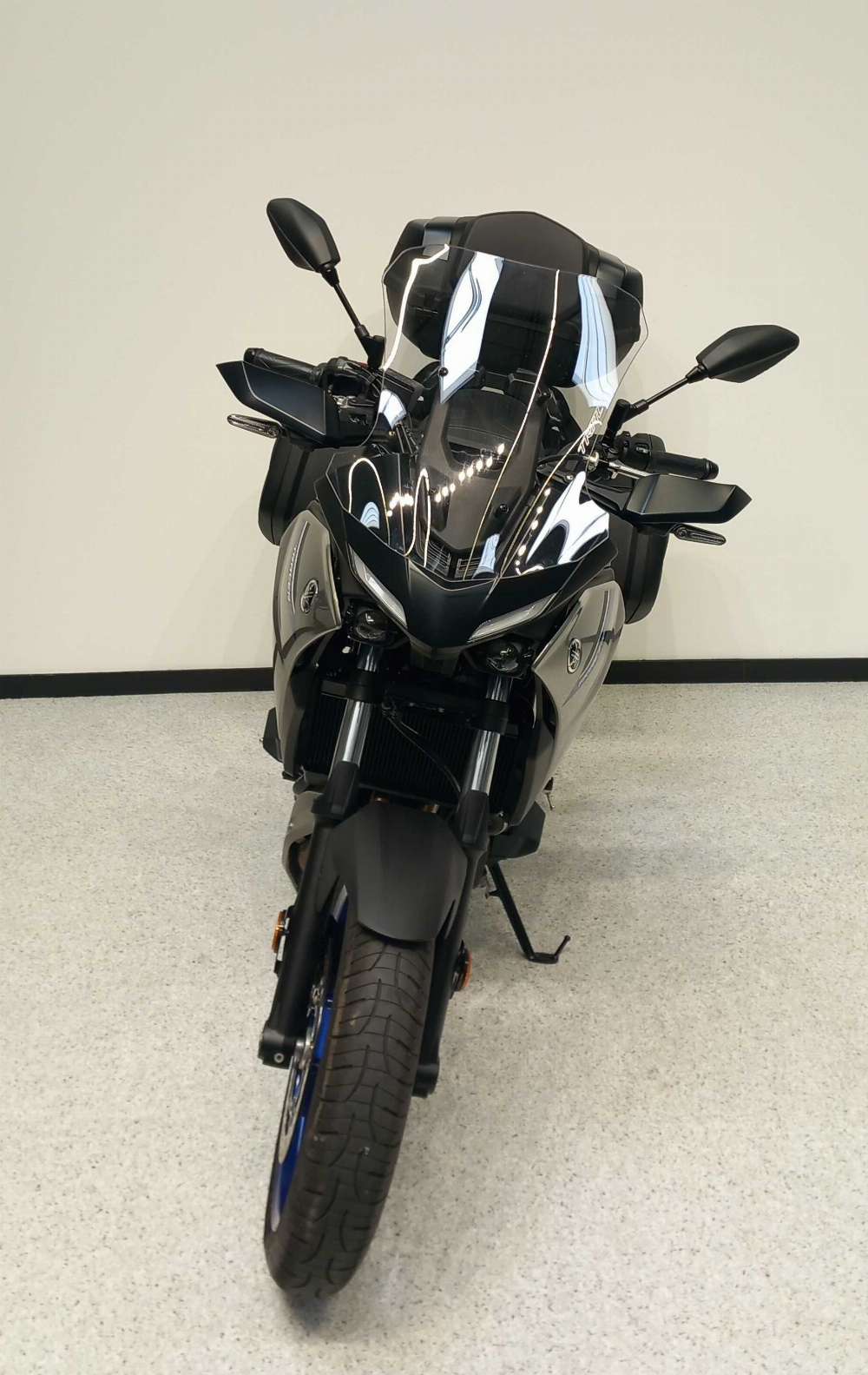 Yamaha MT-07 Tracer (MTT690) 2022 vue avant