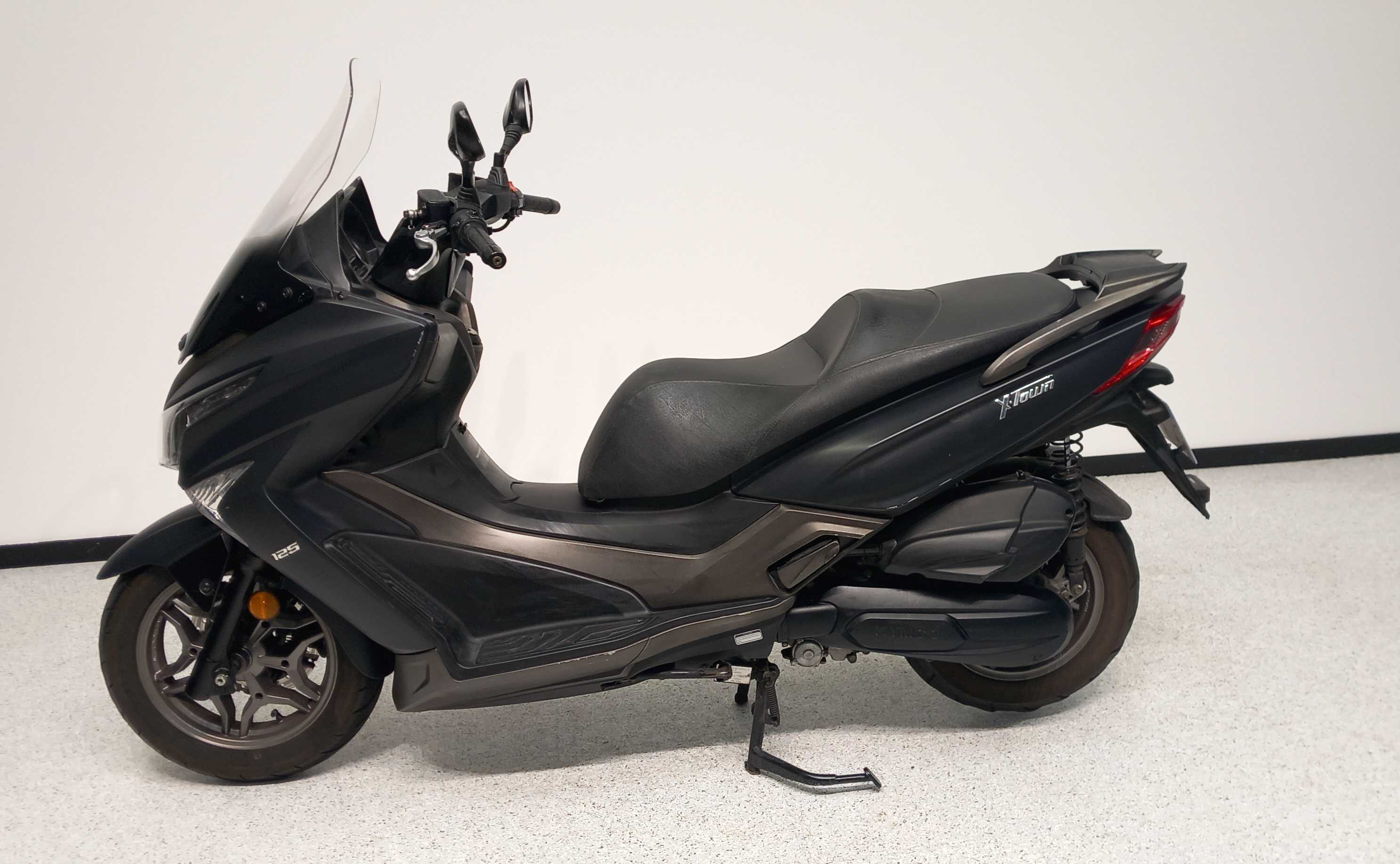 Kymco X-TOWN 125 2018 HD vue gauche