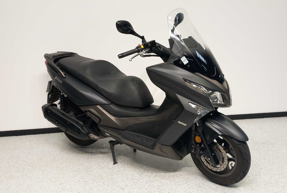 Kymco X-TOWN 125 2018 vue 3/4 droite