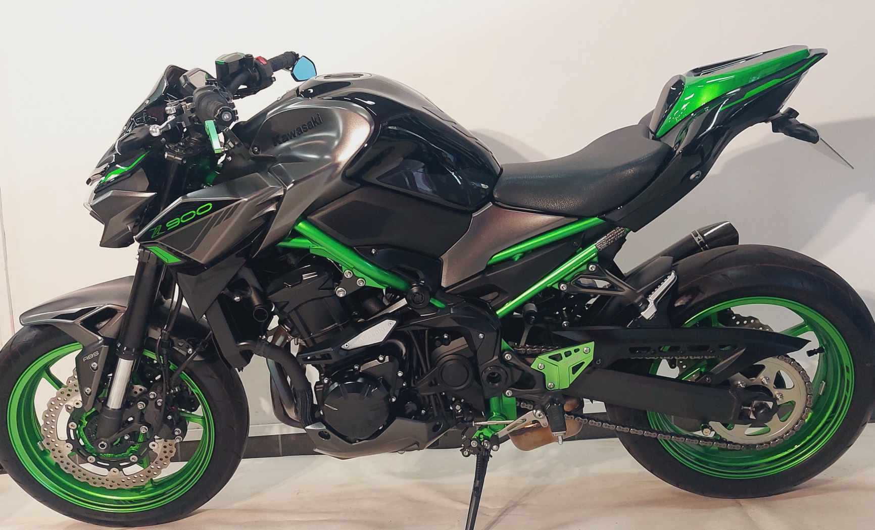 Kawasaki Z900 - 2023 HD vue gauche