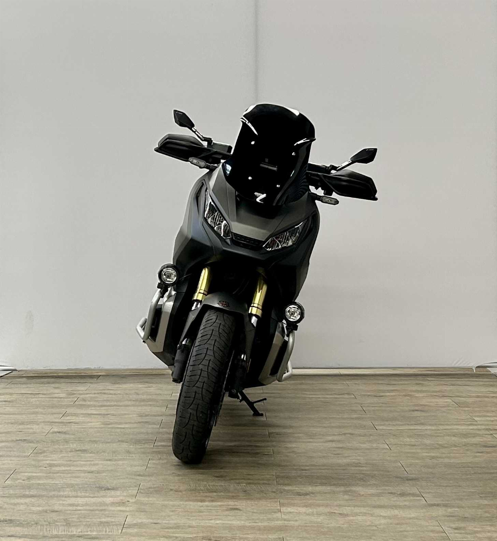 Honda X-ADV 750 2018 vue avant