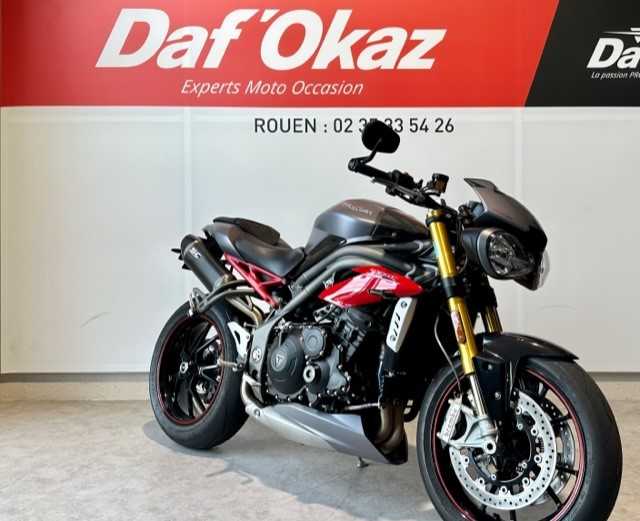 Triumph 1050 Speed Triple R 2016 HD vue 3/4 droite