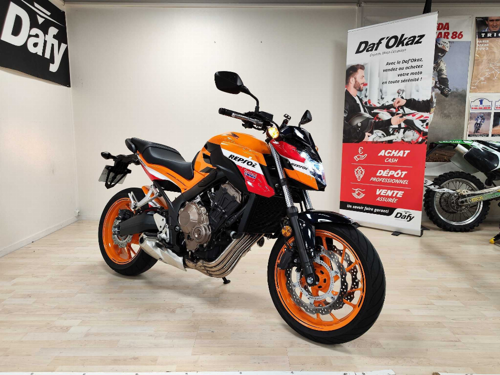 Honda CB 650 F ABS 2017 vue 3/4 droite