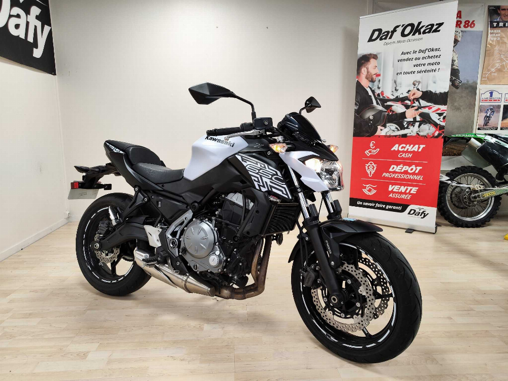 Kawasaki Z 650 2020 vue 3/4 droite