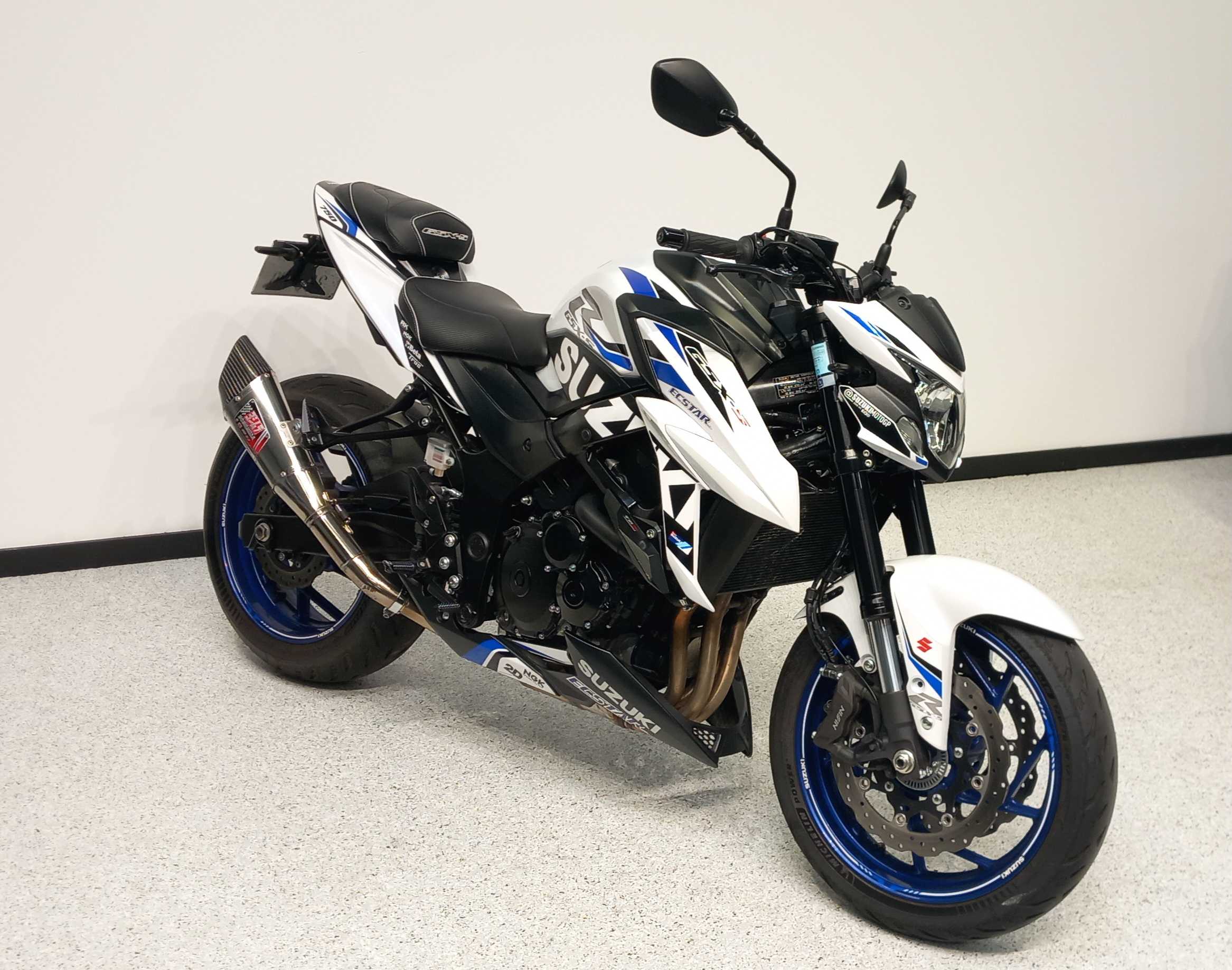 Suzuki GSX-S 750 2020 HD vue 3/4 droite