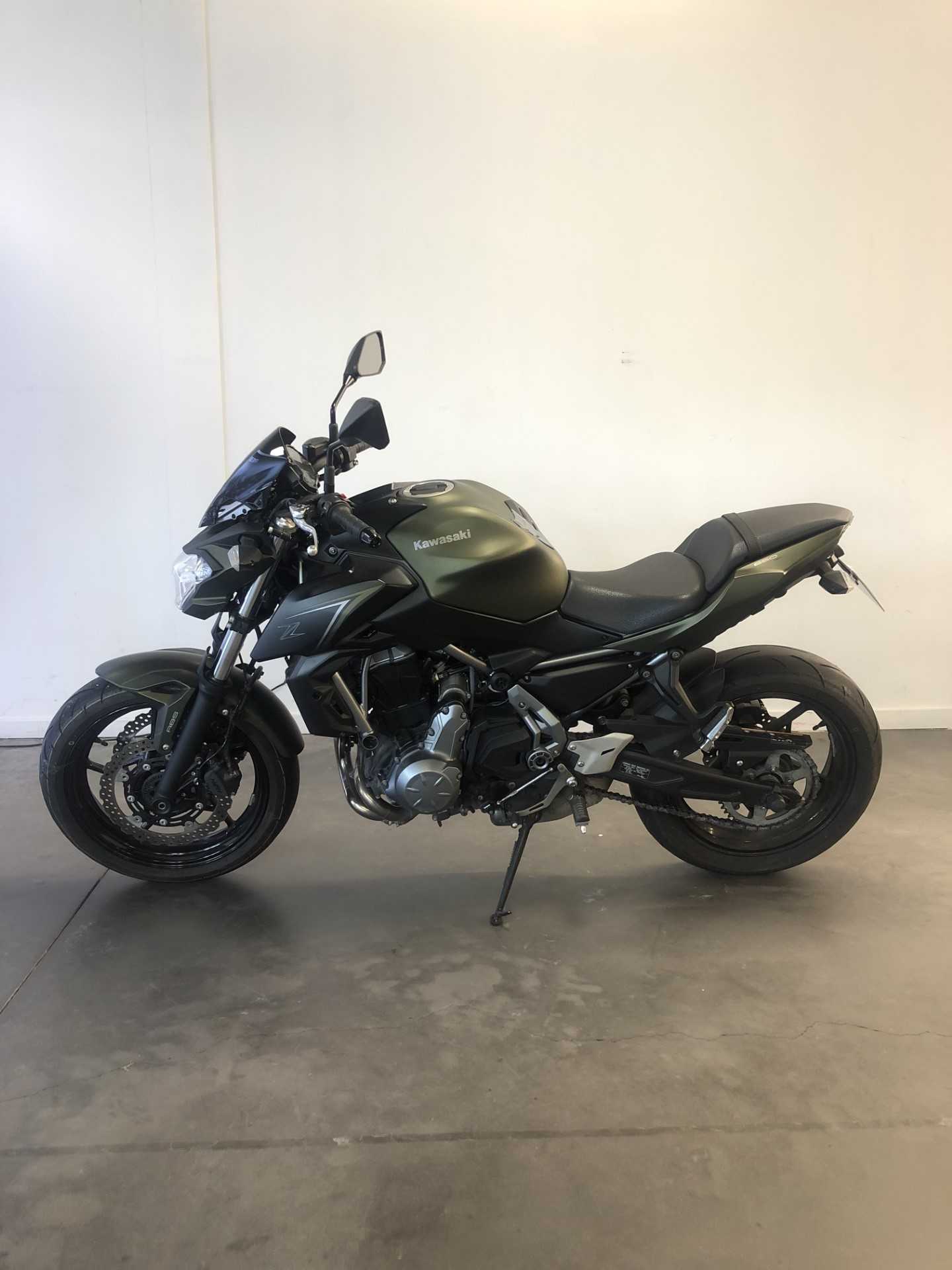 Kawasaki Z 650 Performance 2019 HD vue gauche