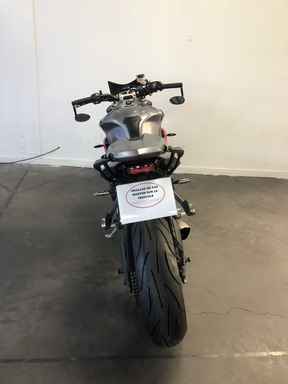 Triumph 675 Street Triple R 2014 vue arrière