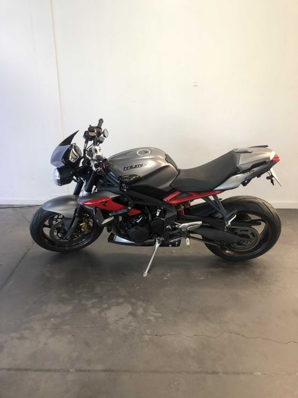 Triumph 675 Street Triple R 2014 vue gauche