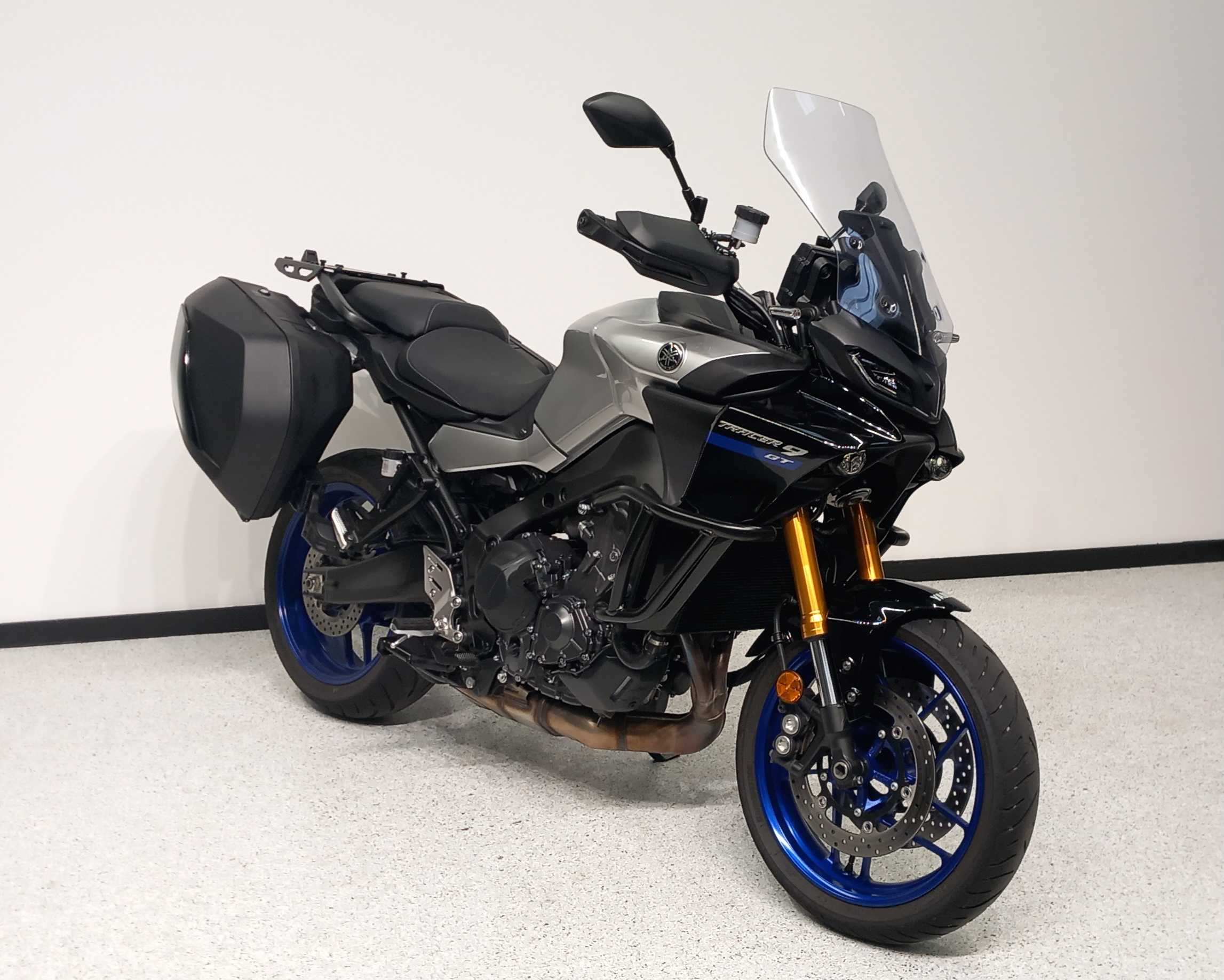 Yamaha Tracer 900 GT 2022 HD vue 3/4 droite