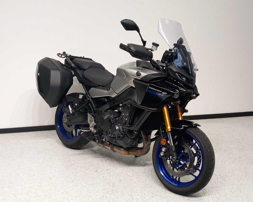 Yamaha Tracer 900 GT 2022 vue 3/4 droite