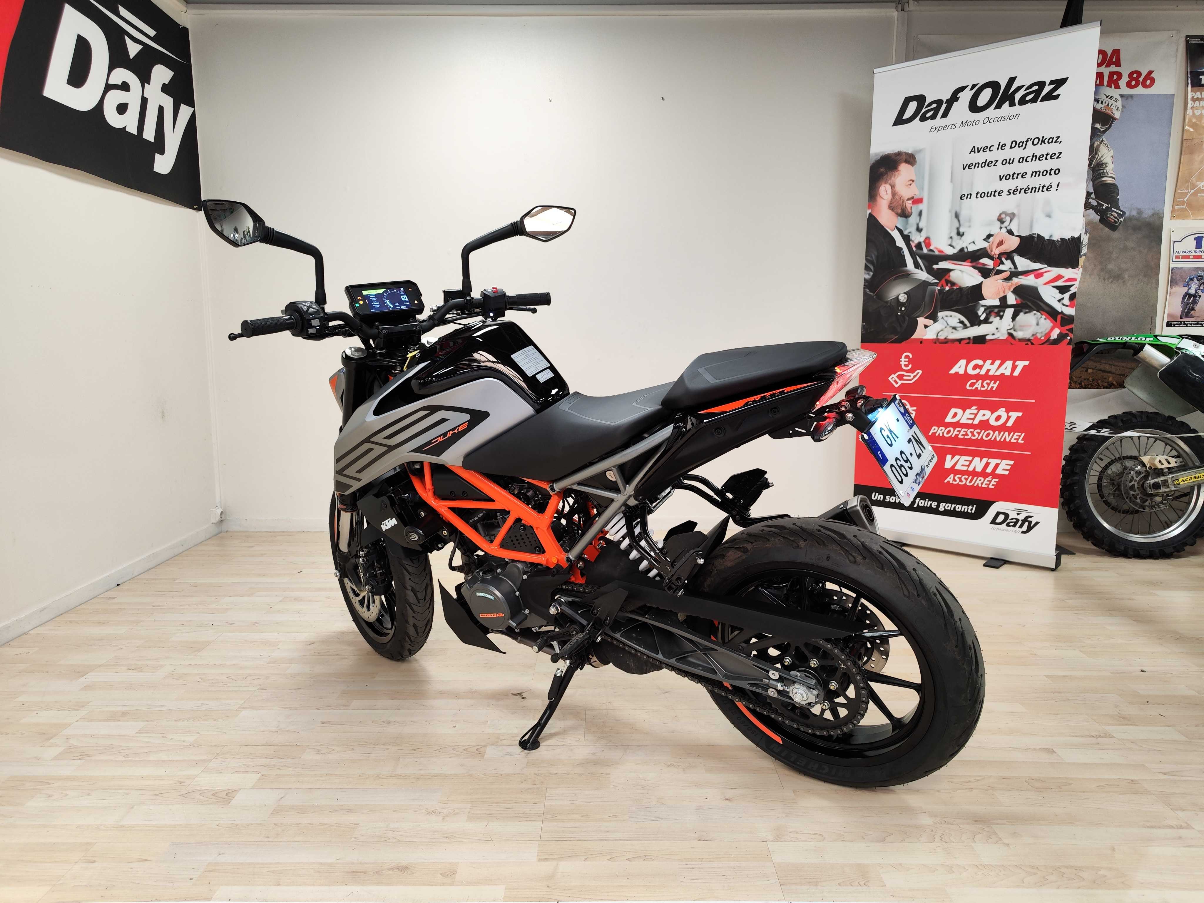 KTM 125 Duke 2021 HD vue arrière