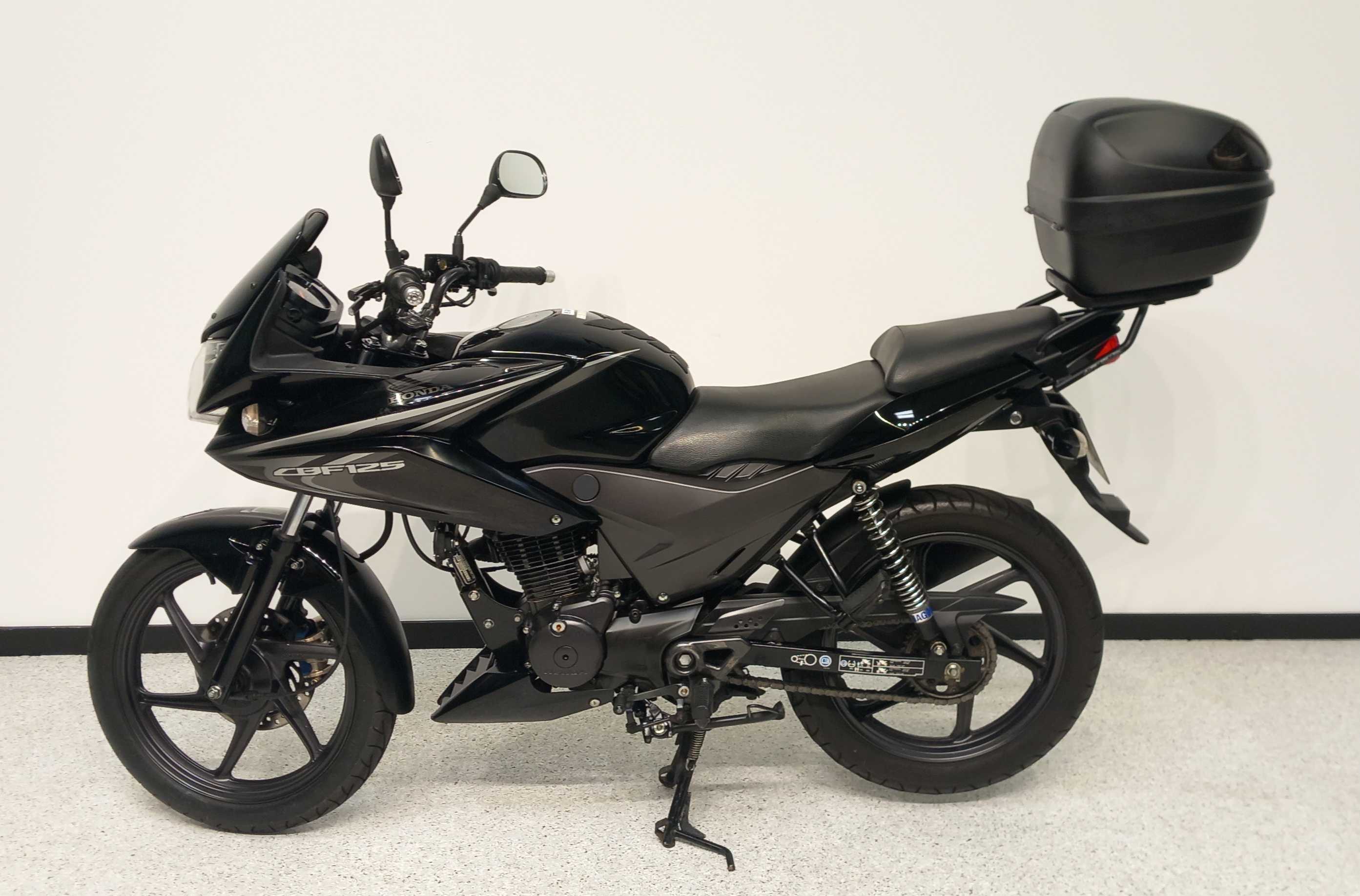 Honda CBF 125 2014 HD vue gauche