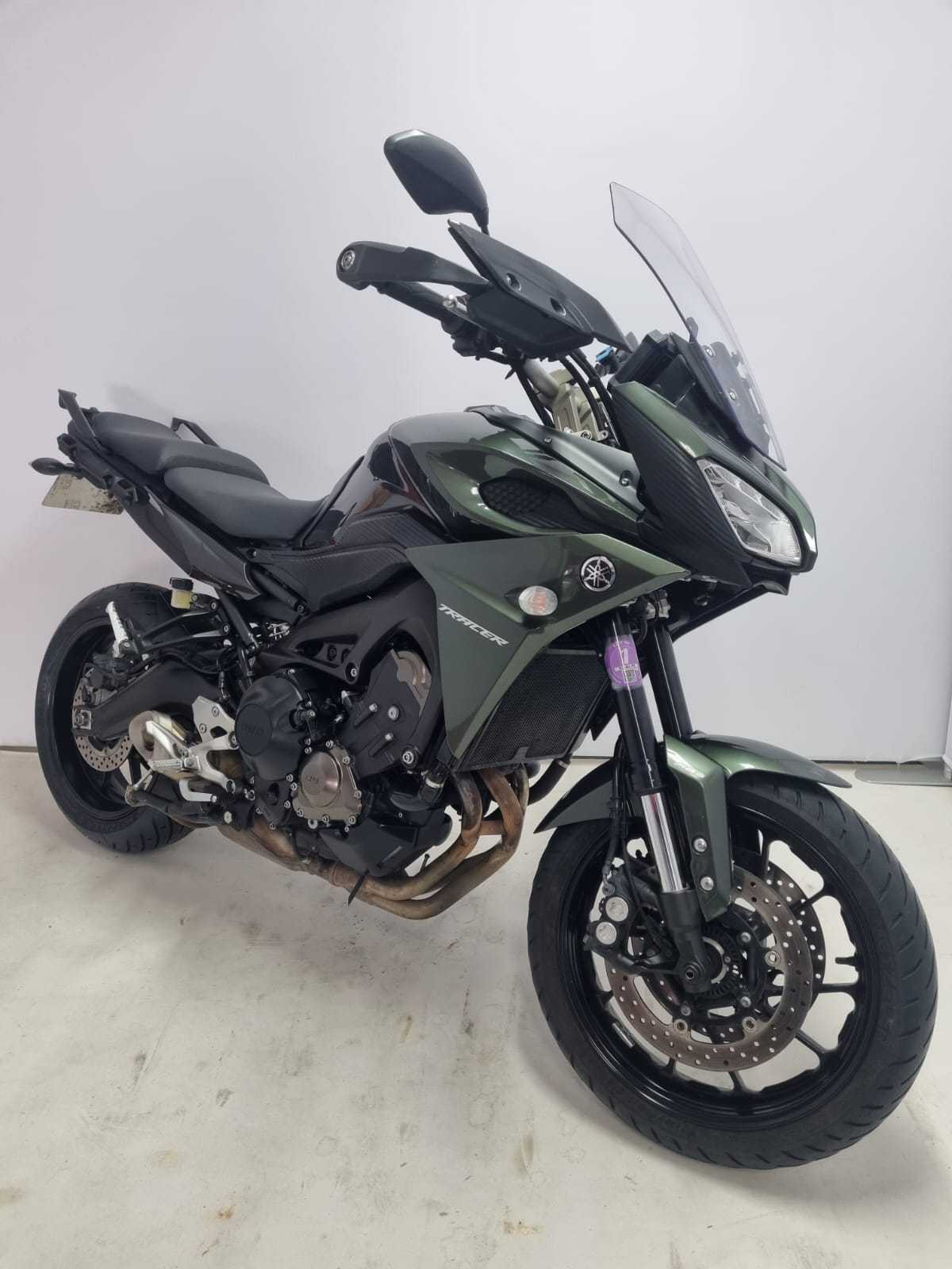 Yamaha Tracer 900 (MT09TRA) 2017 HD vue 3/4 droite