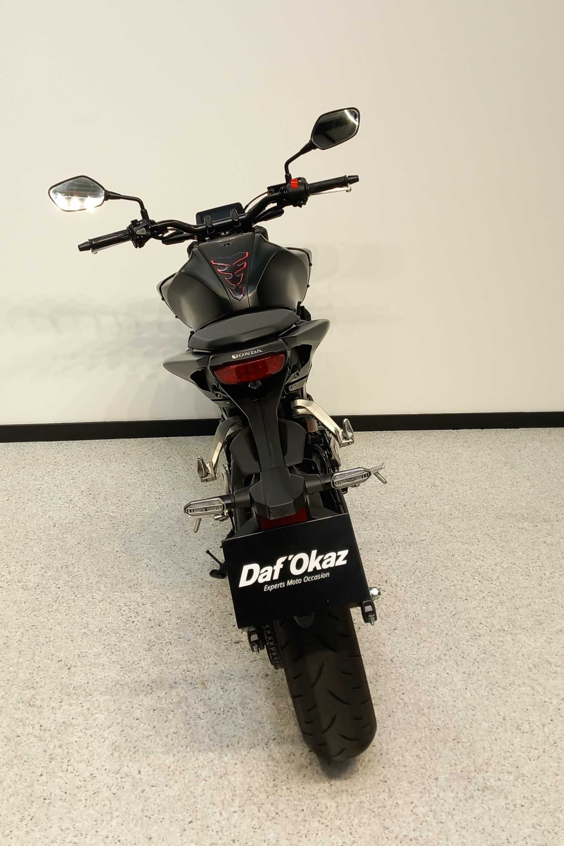 Honda CB 125 R 2022 HD vue arrière