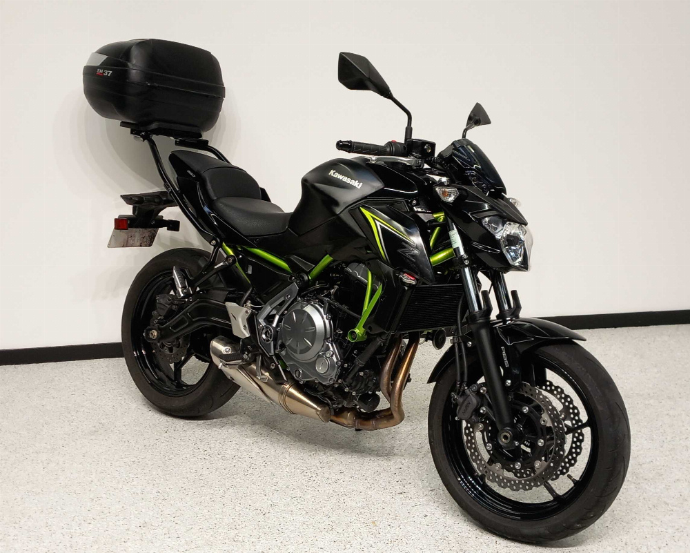 Kawasaki Z 650 2018 vue 3/4 droite