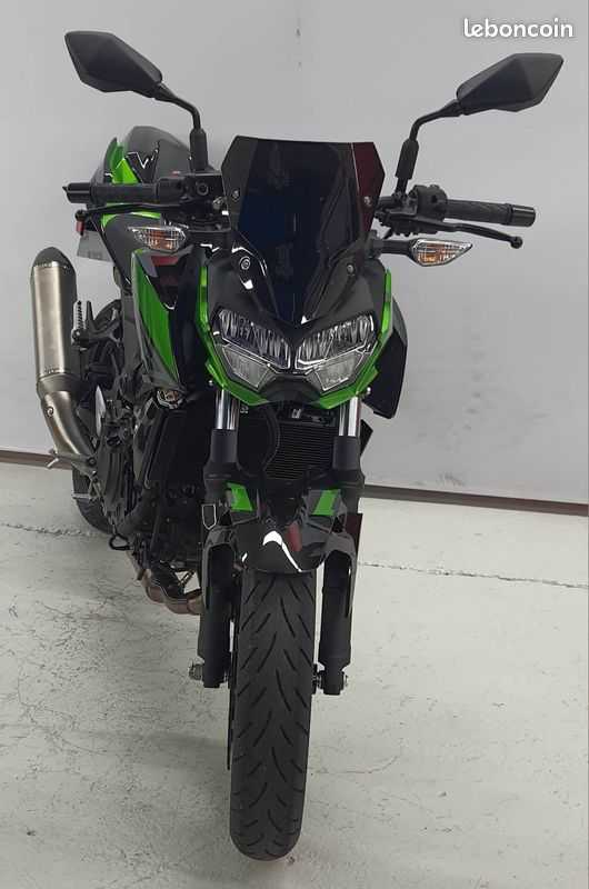 Kawasaki Z 400 2021 HD vue 3/4 droite