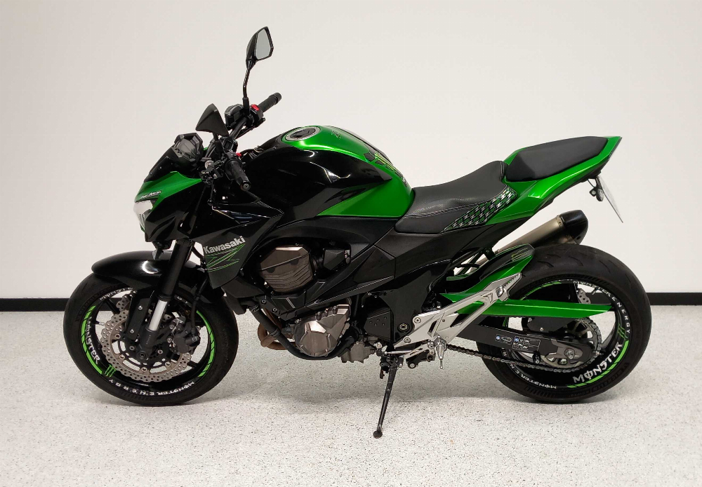 Kawasaki Z 800 2015 vue gauche