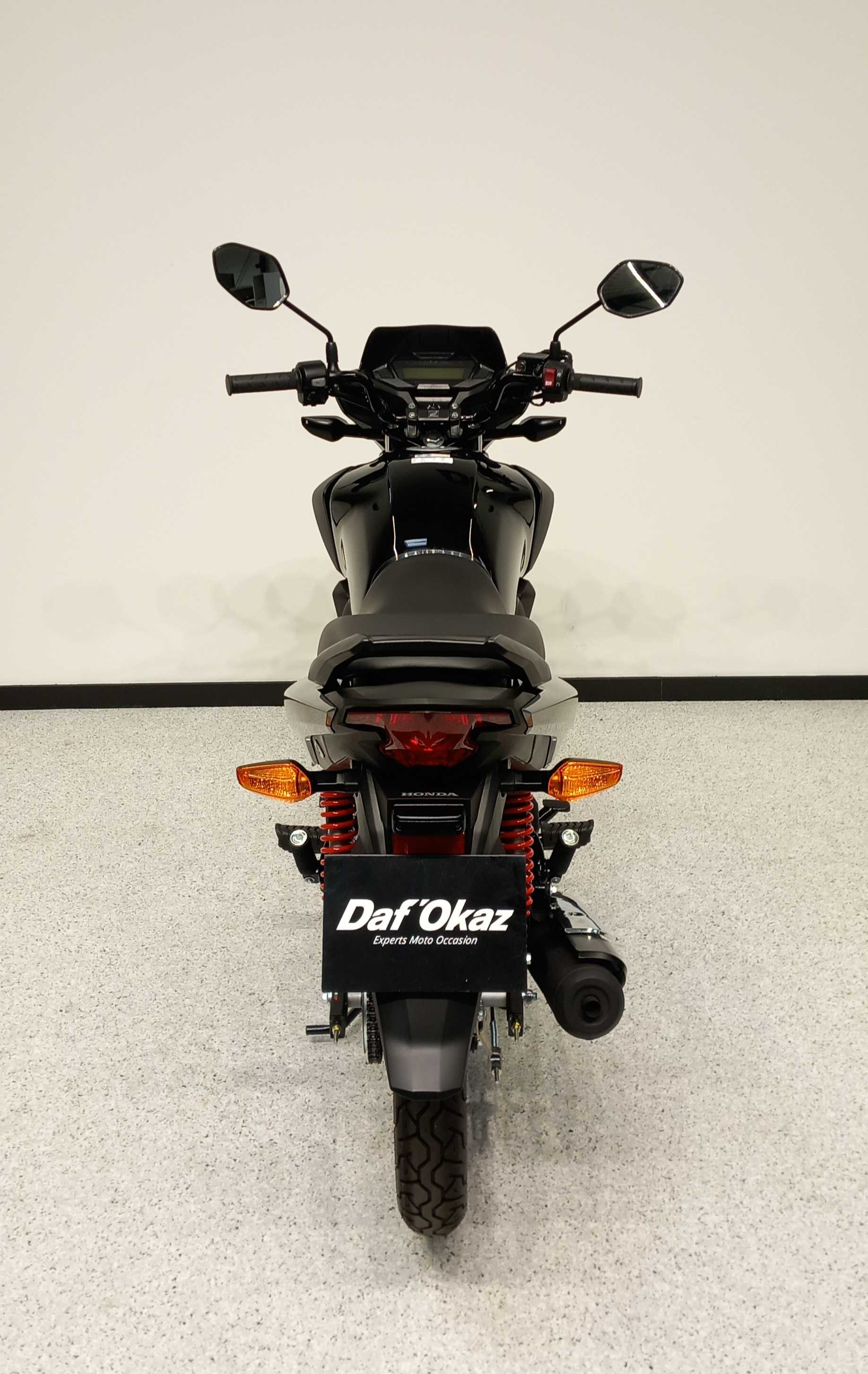 Honda CBF 125 2015 HD vue arrière