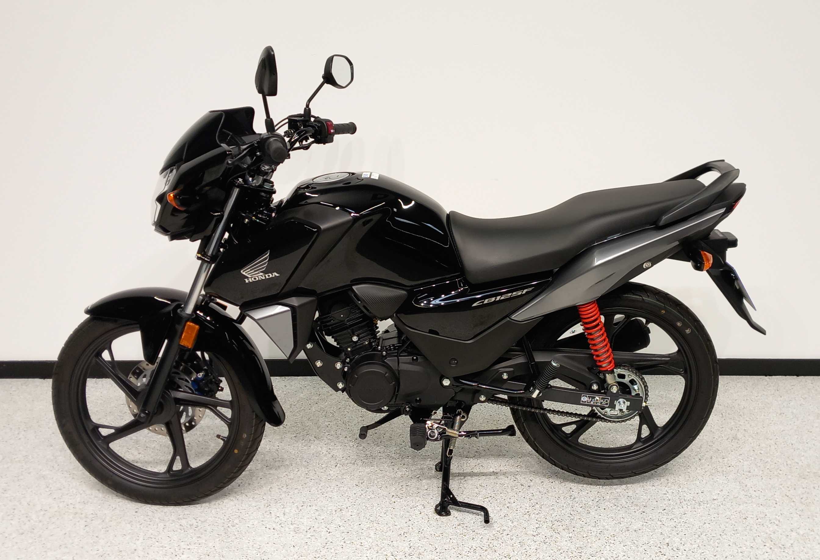 Honda CBF 125 2015 HD vue gauche