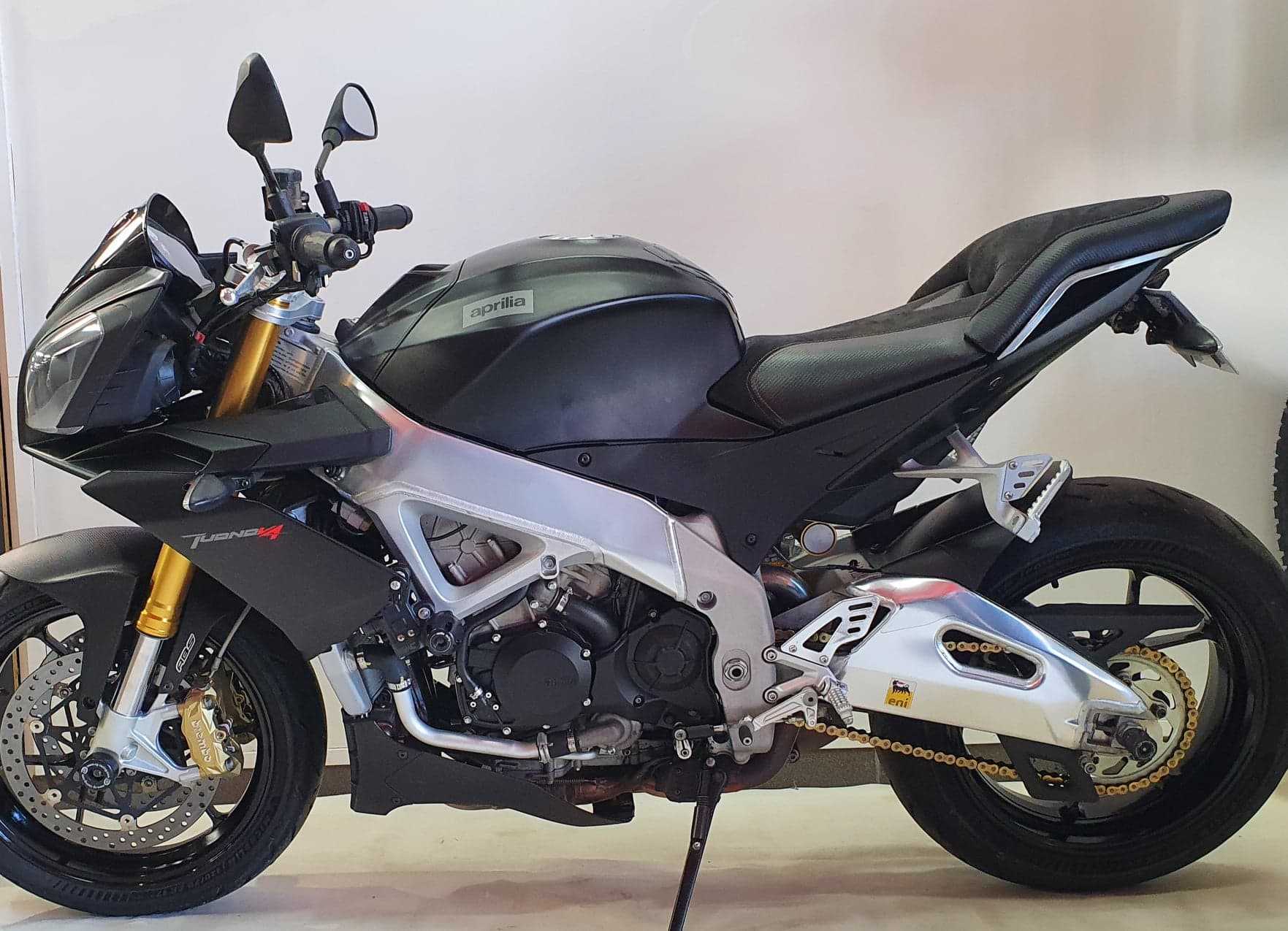 Aprilia Tuono 1000 V4 2013 HD vue gauche