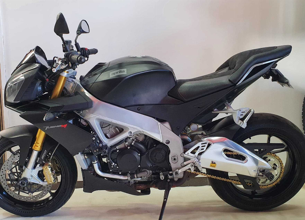 Aprilia Tuono 1000 V4 2013 vue gauche