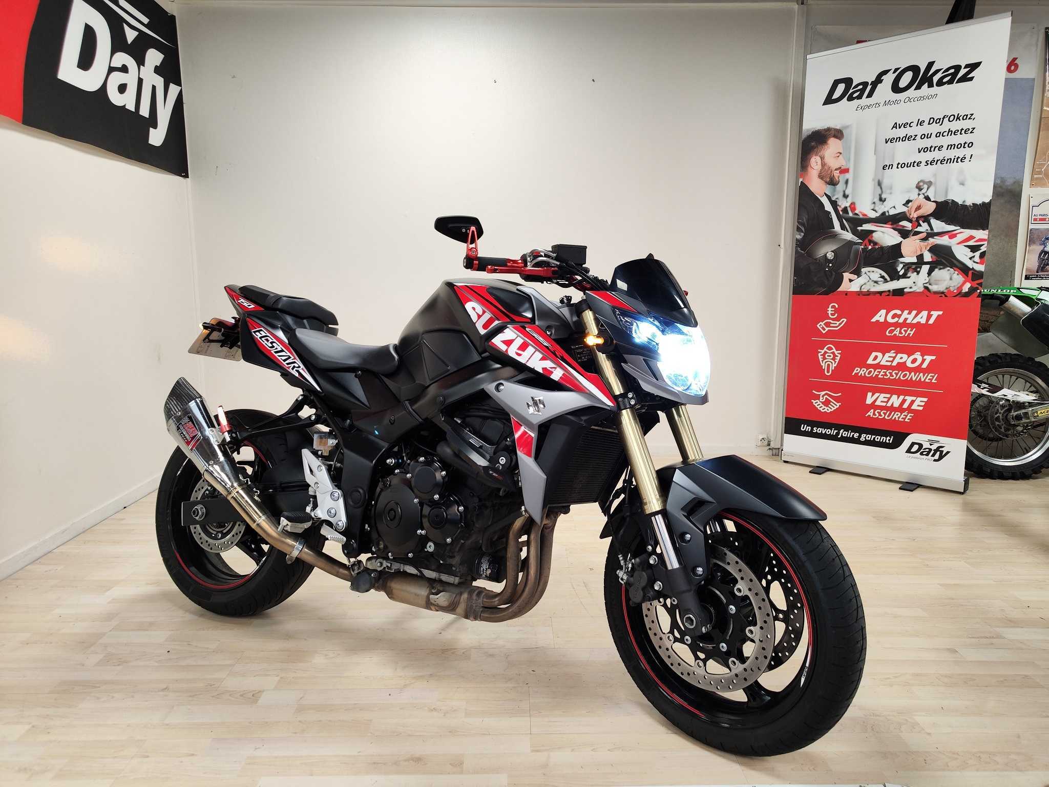 Suzuki GSR 750 ABS 2015 HD vue 3/4 droite