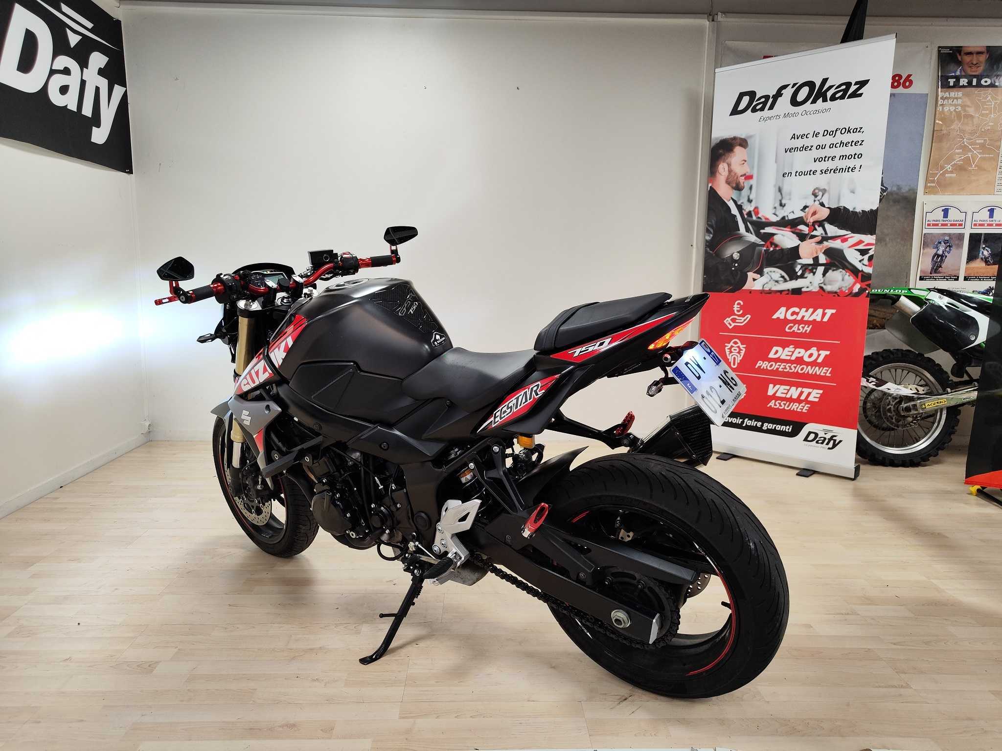 Suzuki GSR 750 ABS 2015 HD vue arrière