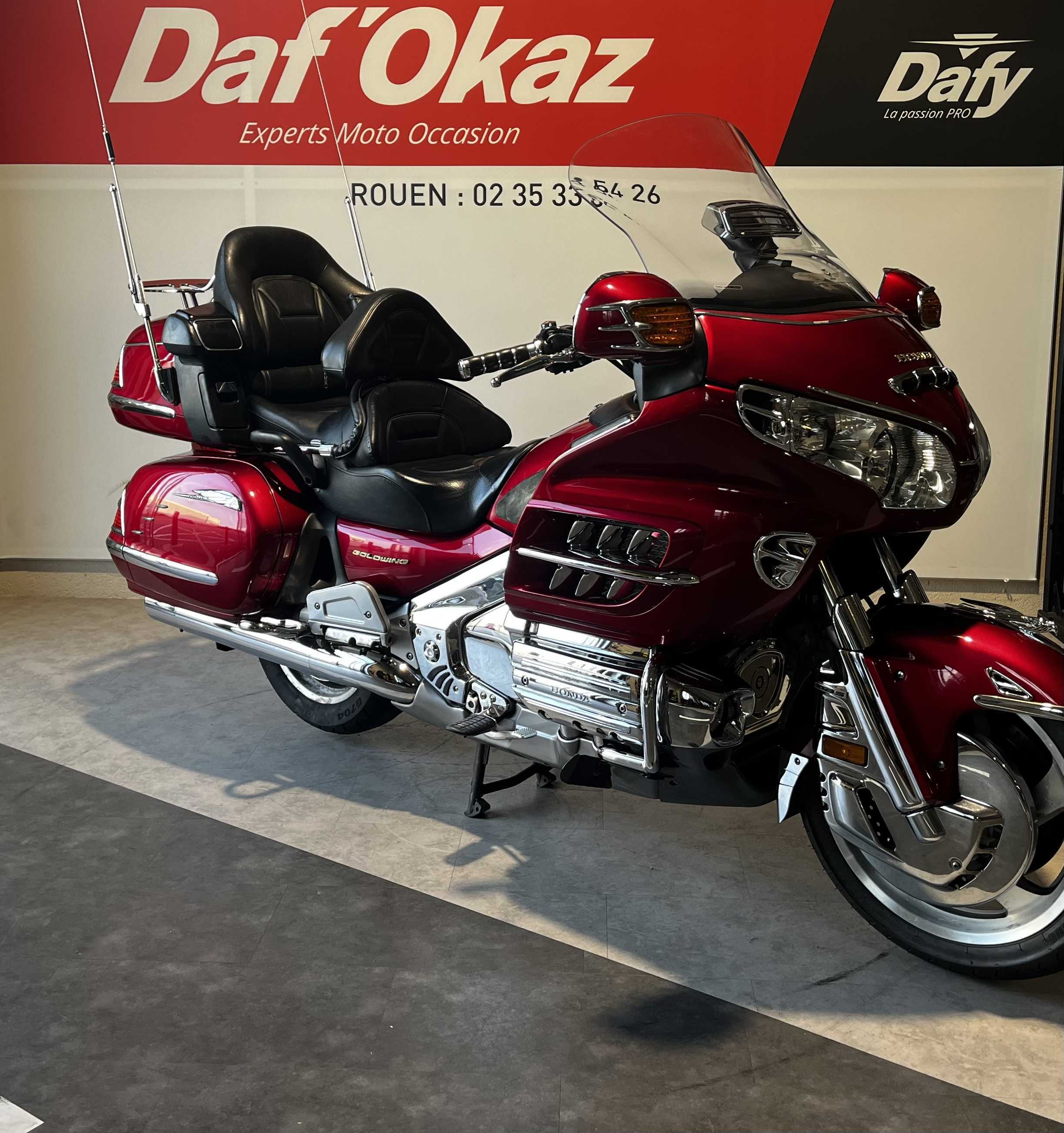 Honda GL 1800 Goldwing 2003 HD vue 3/4 droite