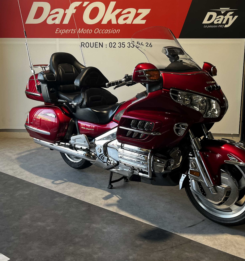 Honda GL 1800 Goldwing 2003 vue 3/4 droite