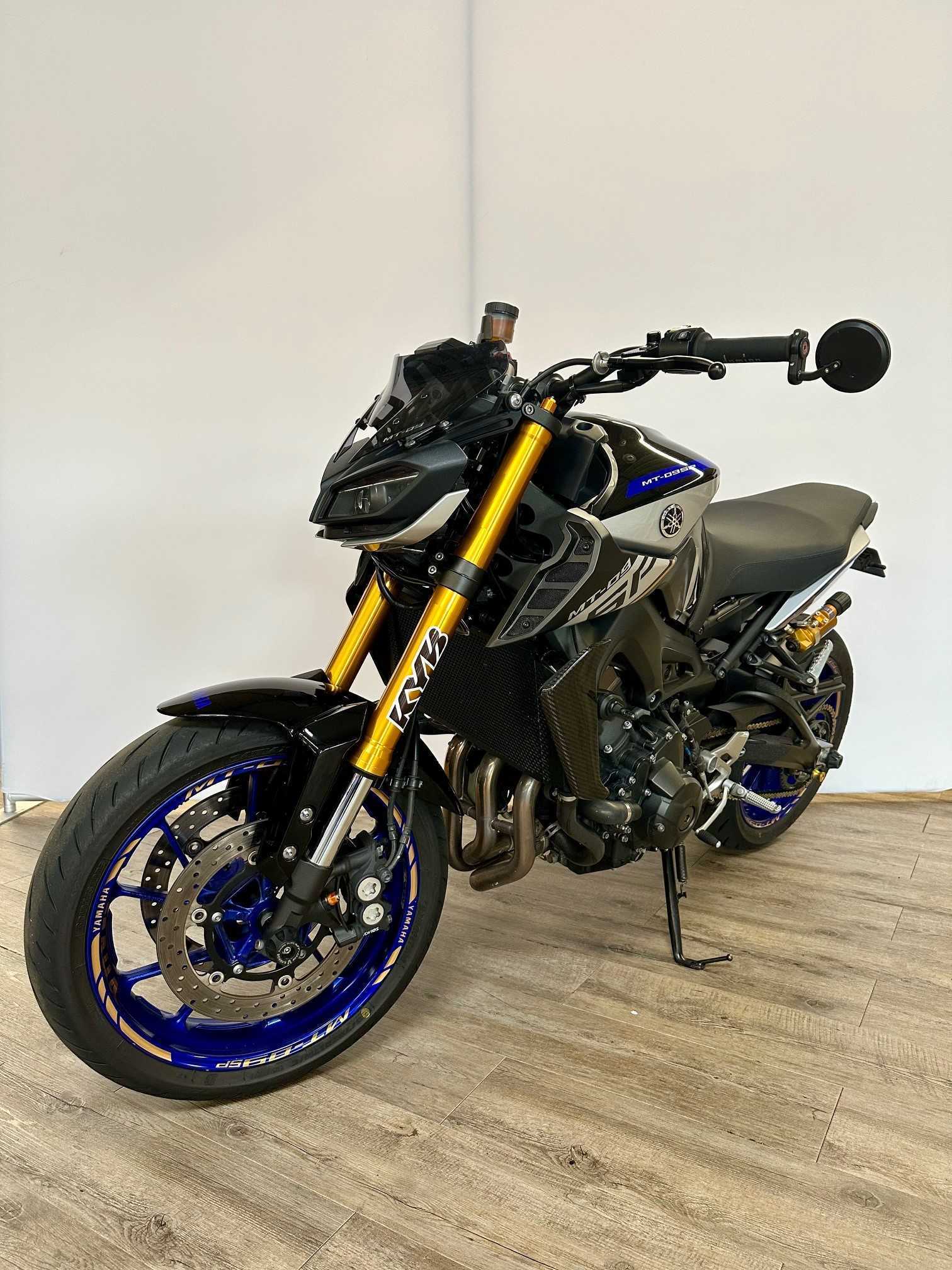 Yamaha MT-09 850 SP 2020 HD vue gauche