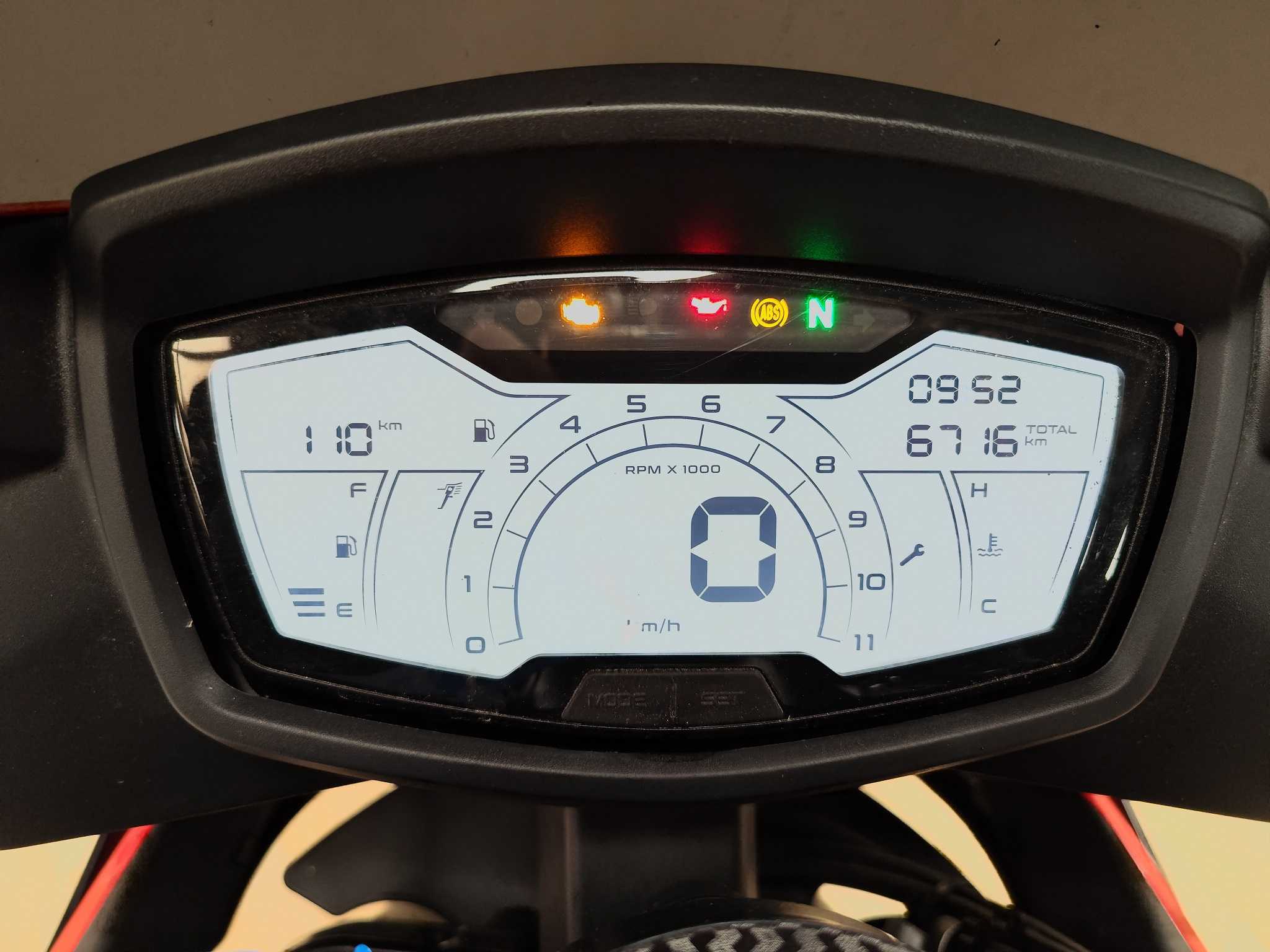 Aprilia Tuono 125 2020 HD vue gauche