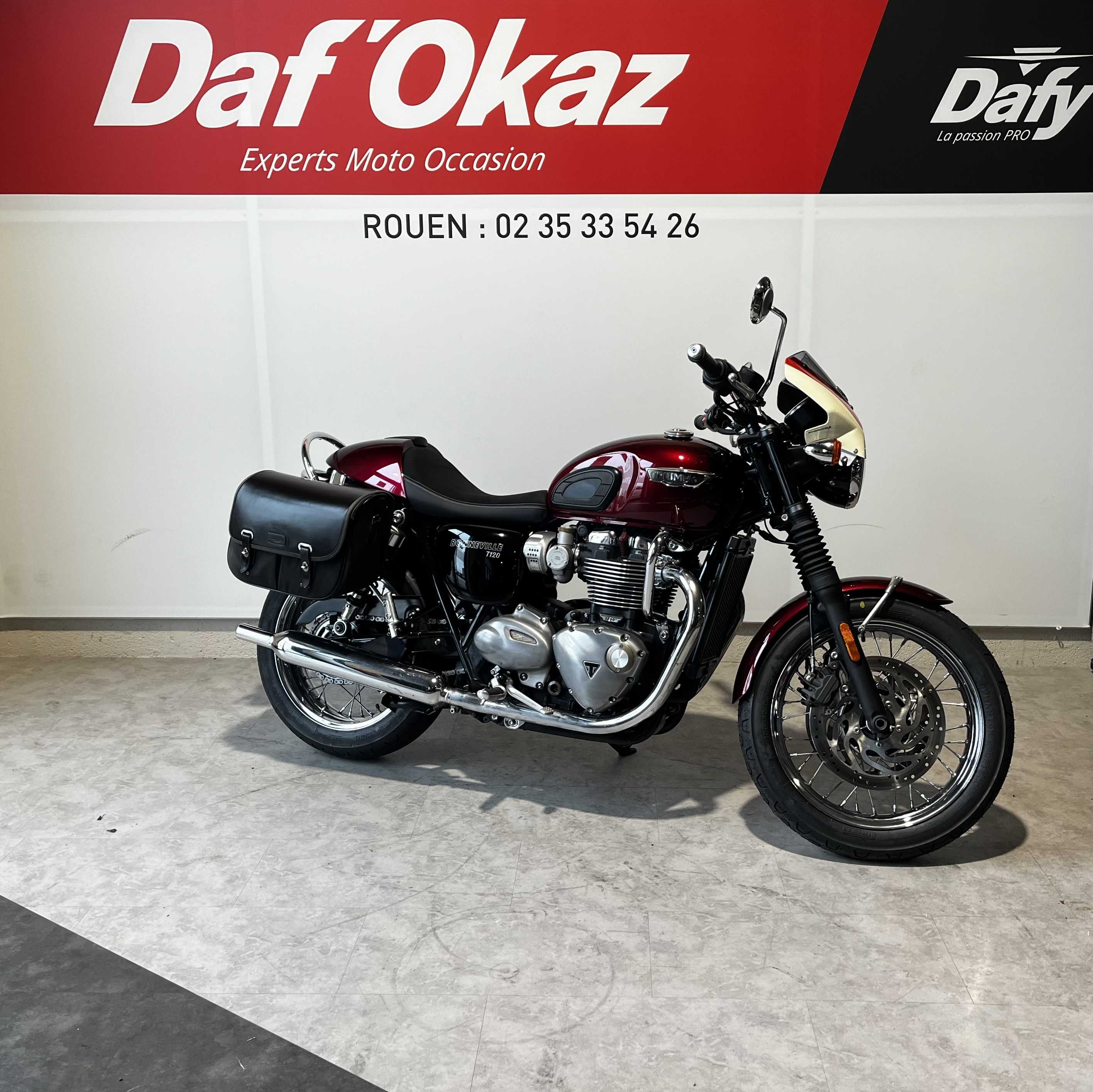 Triumph 1200 Bonneville T120 2017 HD vue 3/4 droite