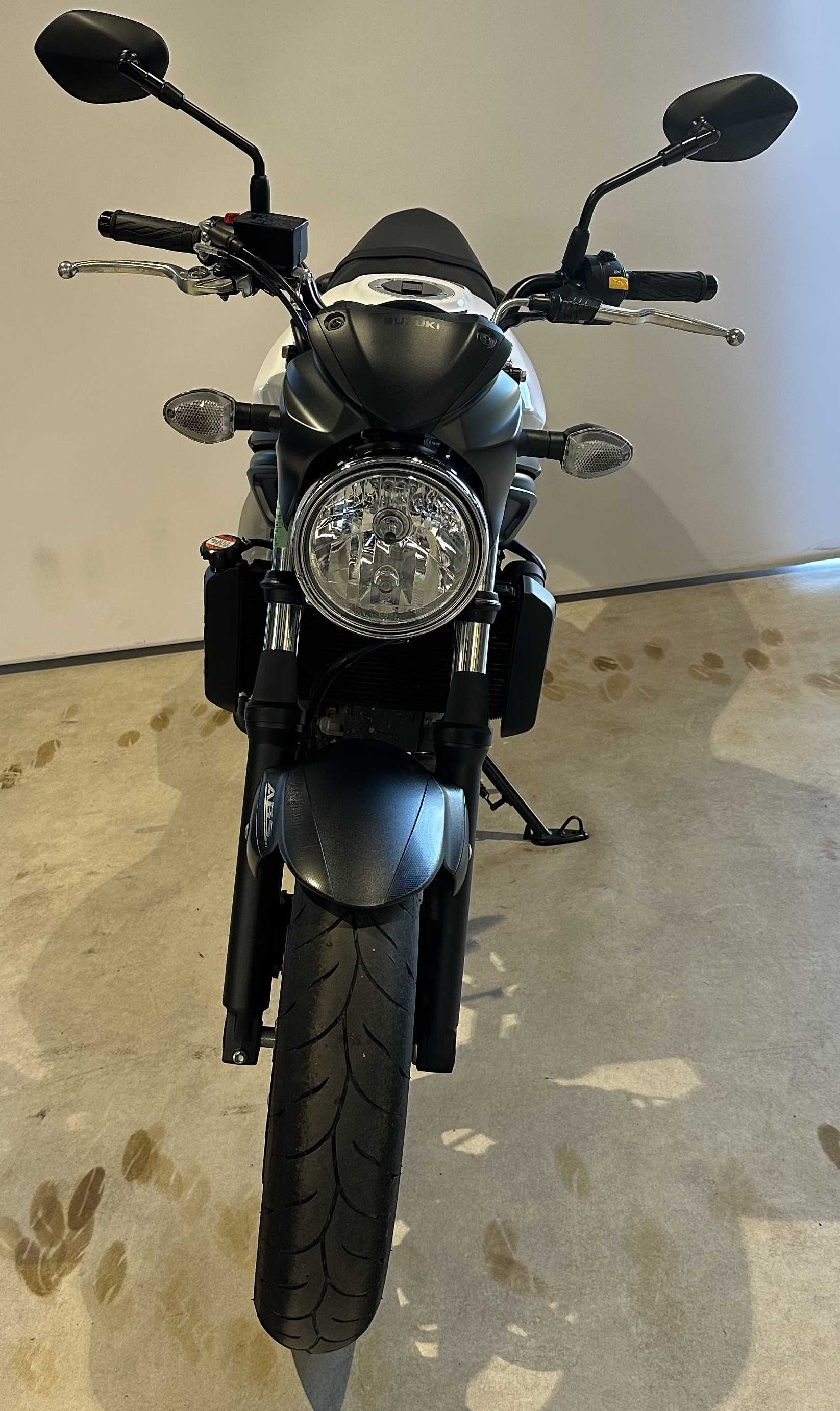 Suzuki SV 650 2018 HD vue avant