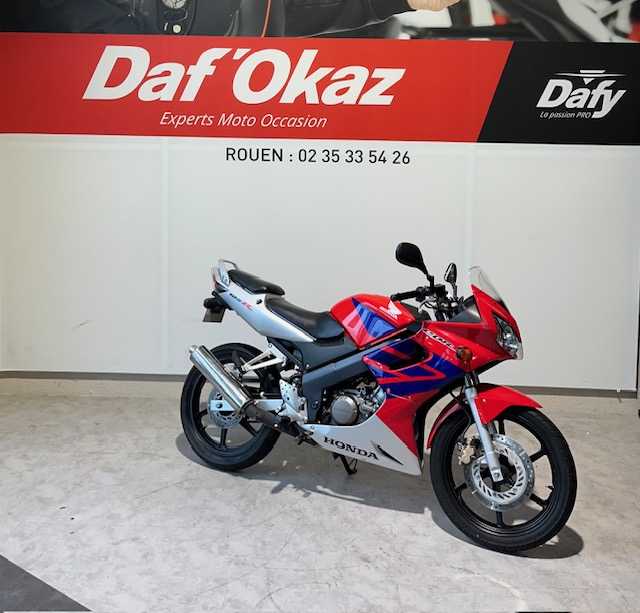 Honda CBR 125 R 2006 HD vue 3/4 droite