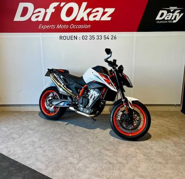 KTM 890 Duke R 2022 HD vue 3/4 droite