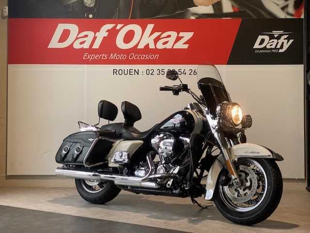 Harley-Davidson ROADKING FLHRC 2014 HD vue 3/4 droite