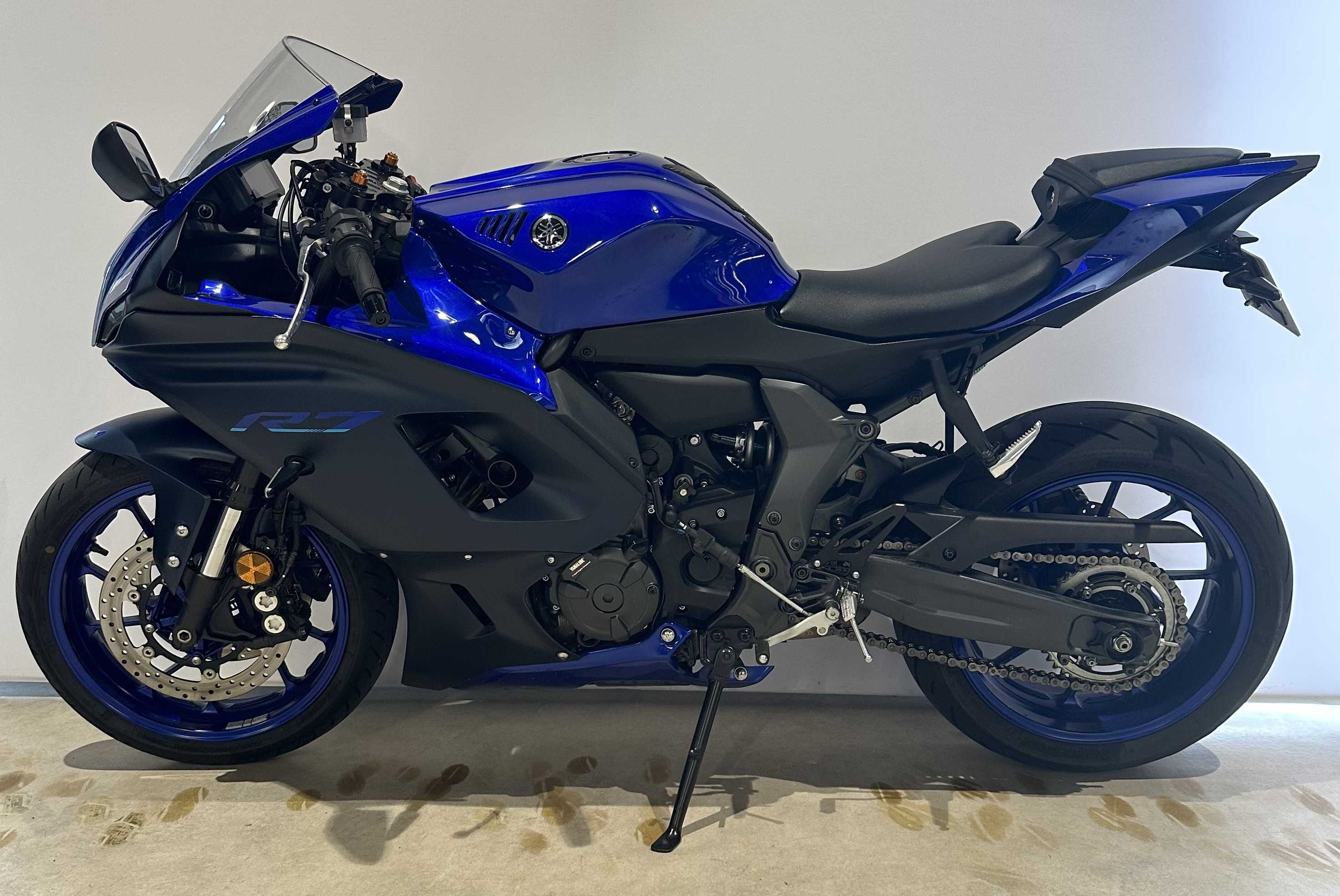 Yamaha YZF R7 2022 HD vue gauche